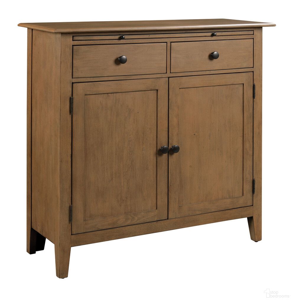 The appearance of Kafe Server In Latte designed by Kincaid in the transitional interior design. This latte piece of furniture was selected by 1StopBedrooms from Kafe Collection to add a touch of cosiness and style into your home. Sku: 317-857L. Material: Alder Solid.