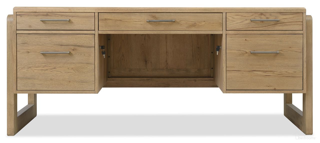 The appearance of Kalamazoo Executive Desk In Medium Wood designed by Hooker in the transitional interior design. This medium wood piece of furniture was selected by 1StopBedrooms from Kalamazoo Collection to add a touch of cosiness and style into your home. Sku: 6062-10462-80. Material: Oak Veneer.