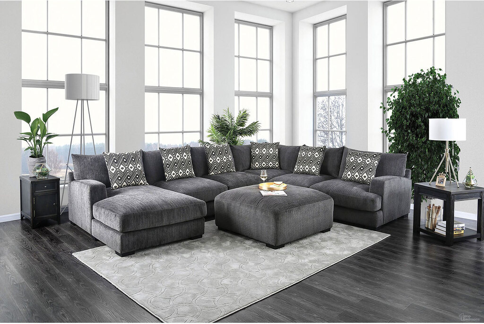 The appearance of Kaylee U-Shaped Sectional With Ottoman In Gray designed by Furniture of America in the modern / contemporary interior design. This gray piece of furniture was selected by 1StopBedrooms from Kaylee Collection to add a touch of cosiness and style into your home. Sku: CM6587-CNR;CM6587-LV;CM6587-CE;CM6587-AC;CM6587-AC;CM6587-OT. Material: Chenille.