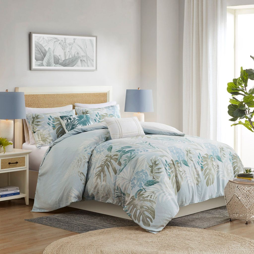 The appearance of Kiawah Island 5 Piece Cotton King/Cal King Duvet Cover Set with Throw Pillow In Blue designed by Olliix in the coastal interior design. This blue piece of furniture was selected by 1StopBedrooms from Kiawah Collection to add a touch of cosiness and style into your home. Sku: HH12-1855. Bed Size: King. Material: Cotton.