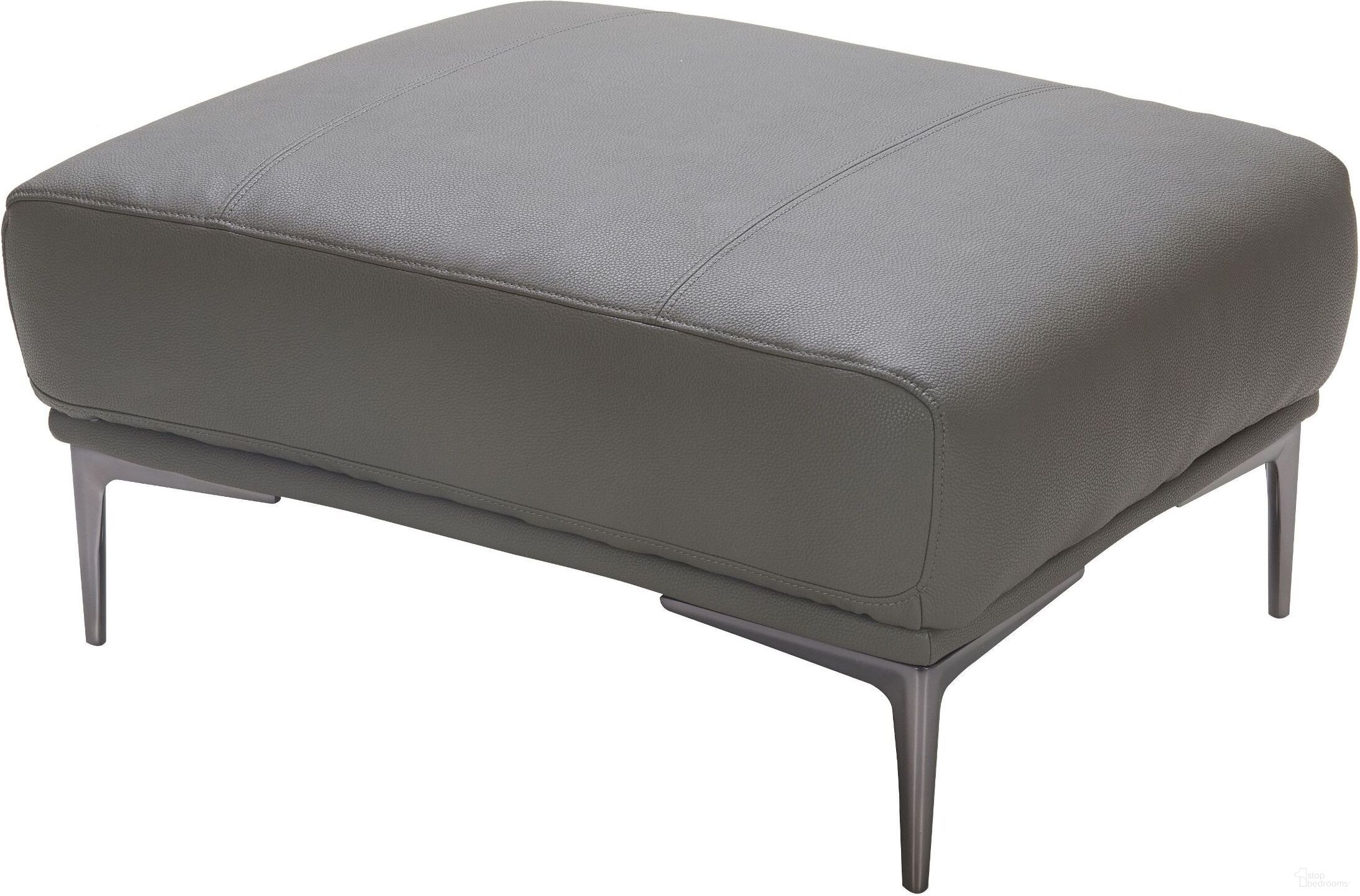 The appearance of King Gray Leather Ottoman designed by J&M in the modern / contemporary interior design. This gray piece of furniture was selected by 1StopBedrooms from King Collection to add a touch of cosiness and style into your home. Sku: 18250-O. Material: Leather.