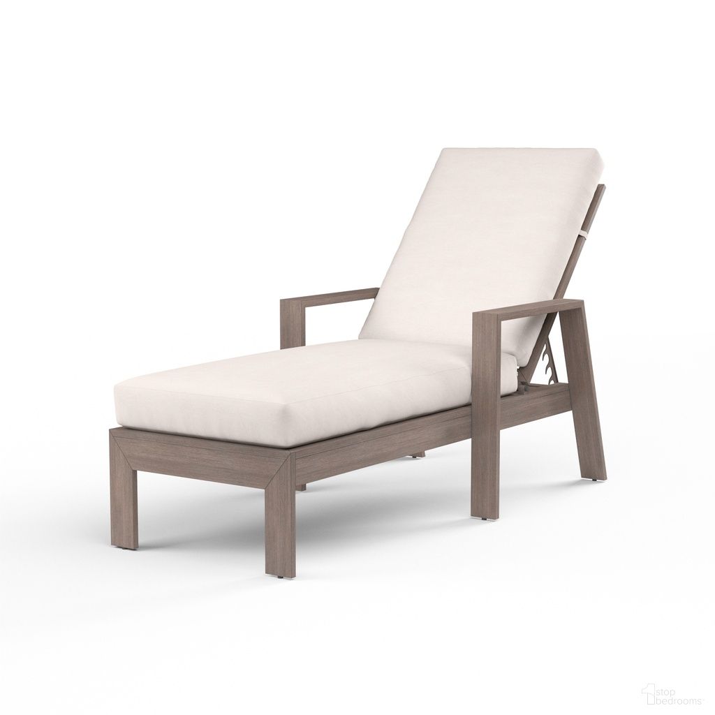 The appearance of Laguna Chaise Lounge in Canvas Natural designed by Sunset West in the transitional interior design. This canvas natural piece of furniture was selected by 1StopBedrooms from Laguna Collection to add a touch of cosiness and style into your home. Sku: SW3501-9-5404. Material: Aluminum.