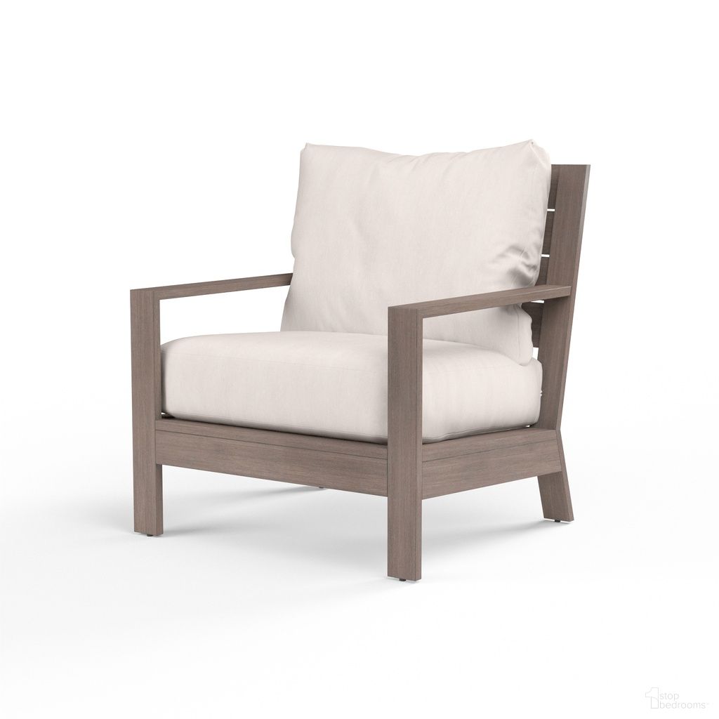The appearance of Laguna Club Chair in Canvas Natural designed by Sunset West in the transitional interior design. This canvas natural piece of furniture was selected by 1StopBedrooms from Laguna Collection to add a touch of cosiness and style into your home. Sku: SW3501-21-5404. Material: Aluminum.