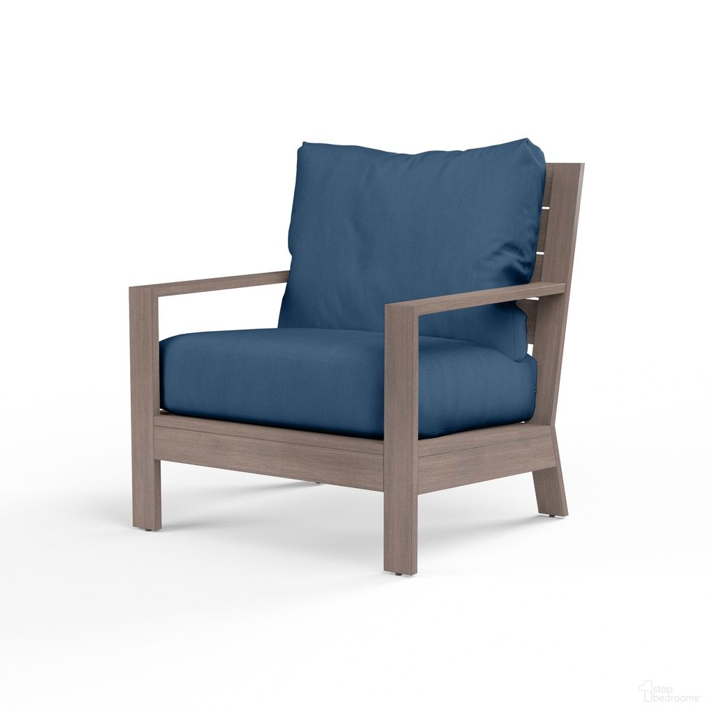 The appearance of Laguna Club Chair in Spectrum Indigo designed by Sunset West in the transitional interior design. This spectrum indigo piece of furniture was selected by 1StopBedrooms from Laguna Collection to add a touch of cosiness and style into your home. Sku: SW3501-21-48080. Material: Aluminum.
