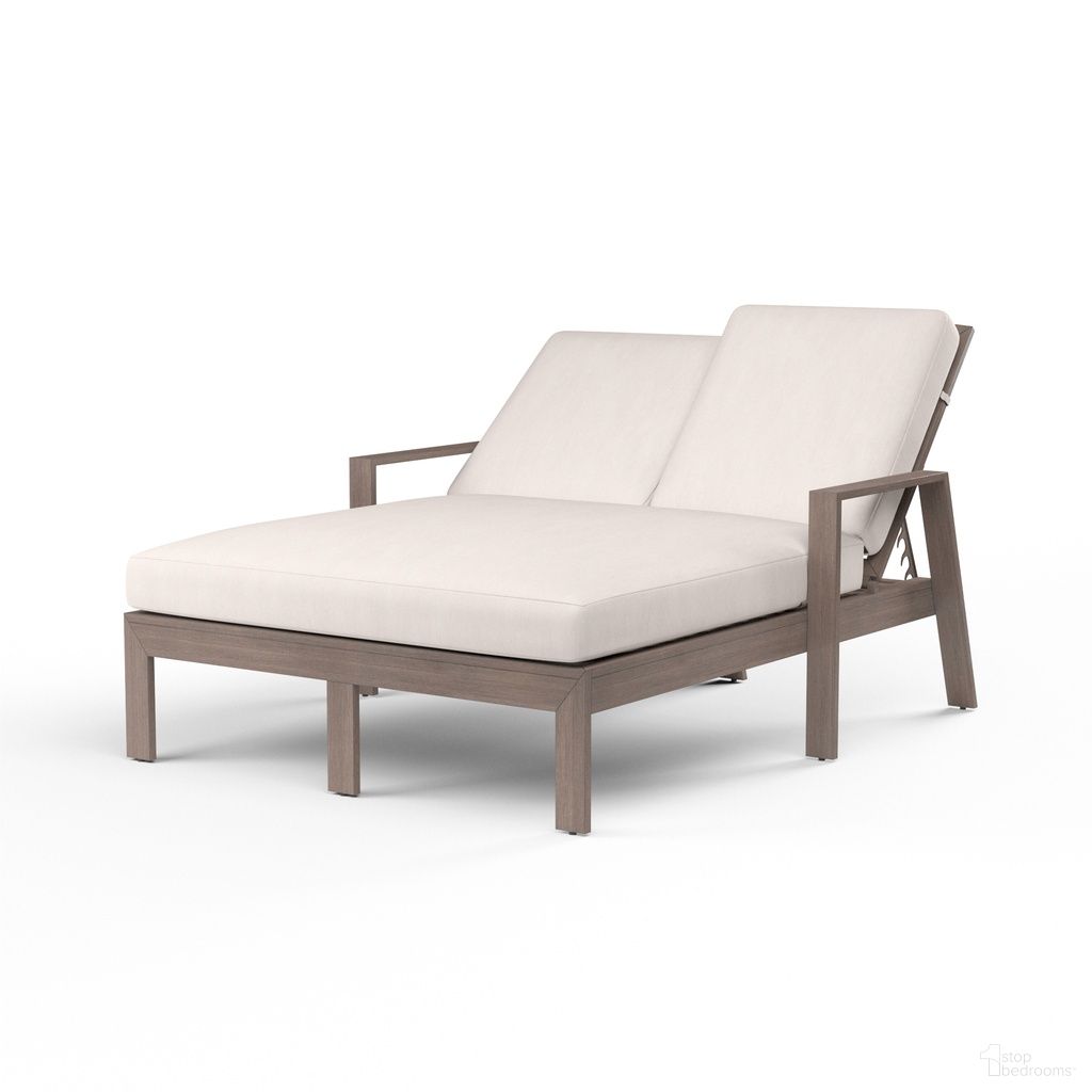 The appearance of Laguna Double Chaise Lounge in Canvas Natural designed by Sunset West in the transitional interior design. This canvas natural piece of furniture was selected by 1StopBedrooms from Laguna Collection to add a touch of cosiness and style into your home. Sku: SW3501-99-5404. Material: Aluminum.