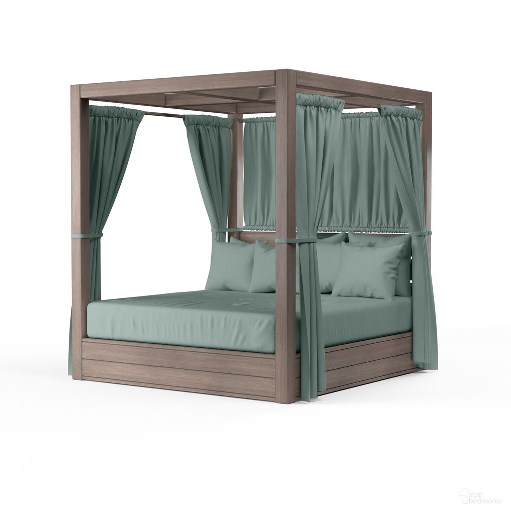 The appearance of Laguna Resort King Daybed in Cast Mist designed by Sunset West in the transitional interior design. This cast mist piece of furniture was selected by 1StopBedrooms from Laguna Collection to add a touch of cosiness and style into your home. Sku: SW3501-DB-40429. Material: Aluminum. Bed Size: King.