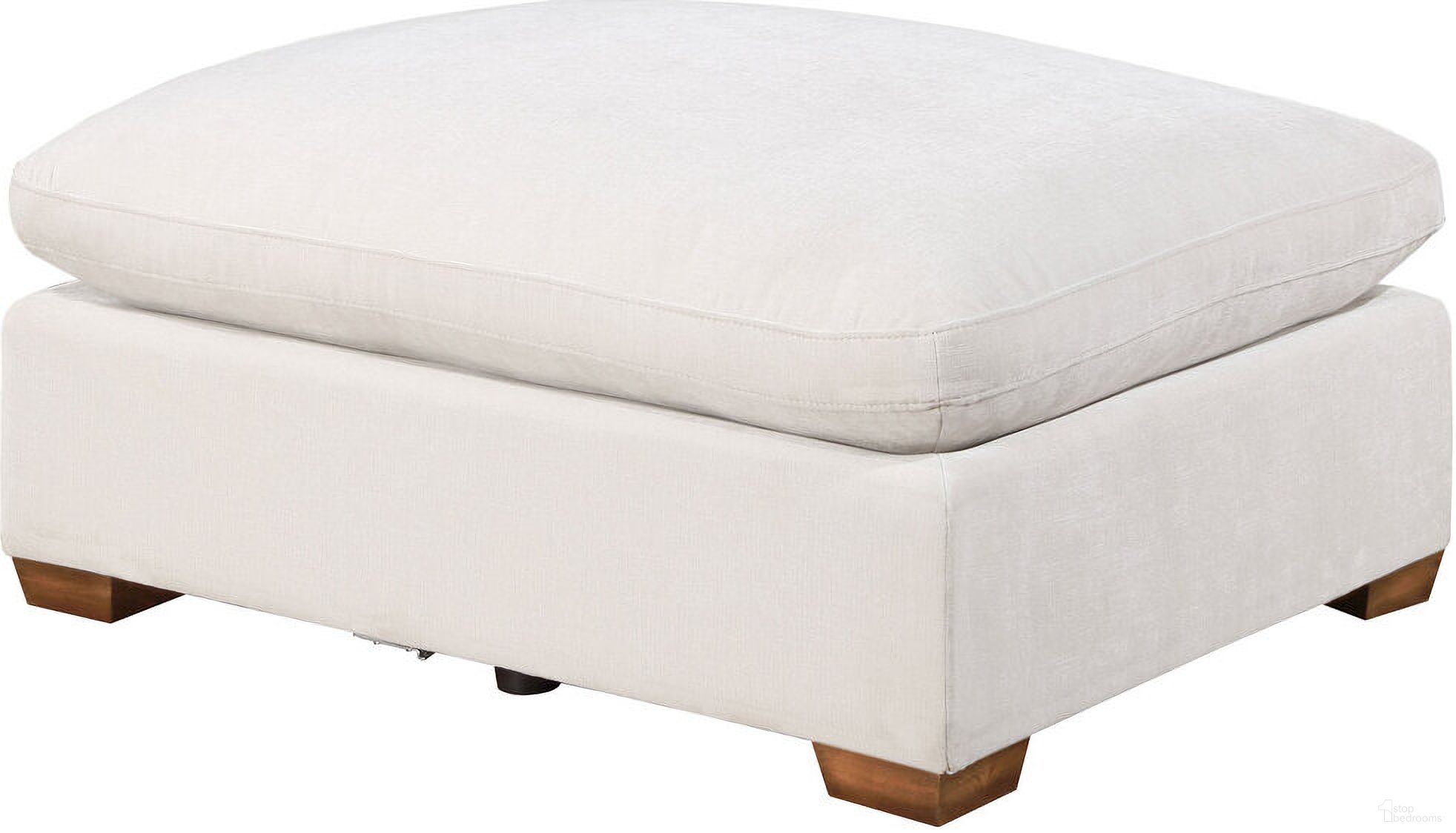 The appearance of Lakeview Upholstered Ottoman Ivory designed by Coaster in the transitional interior design. This ivory piece of furniture was selected by 1StopBedrooms from Lakeview Collection to add a touch of cosiness and style into your home. Sku: 551463. Material: Upholstered.