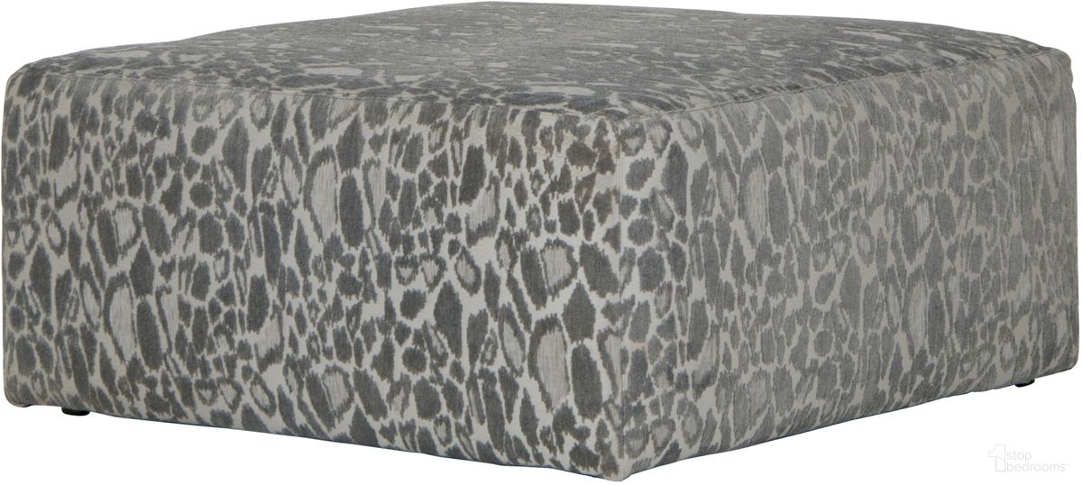 The appearance of Lamar Cocktail Ottoman In Grey designed by Jackson in the traditional interior design. This grey piece of furniture  was selected by 1StopBedrooms from Lamar Collection to add a touch of cosiness and style into your home. Sku: 409812226628. Material: Fabric.