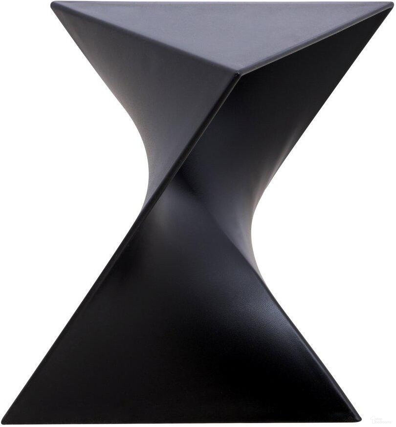 The appearance of LeisureMod Randolph Black Vanity Side Table designed by LeisureMod in the modern / contemporary interior design. This black piece of furniture  was selected by 1StopBedrooms from Randolph Collection to add a touch of cosiness and style into your home. Sku: RS17BL. Material: Plastic.