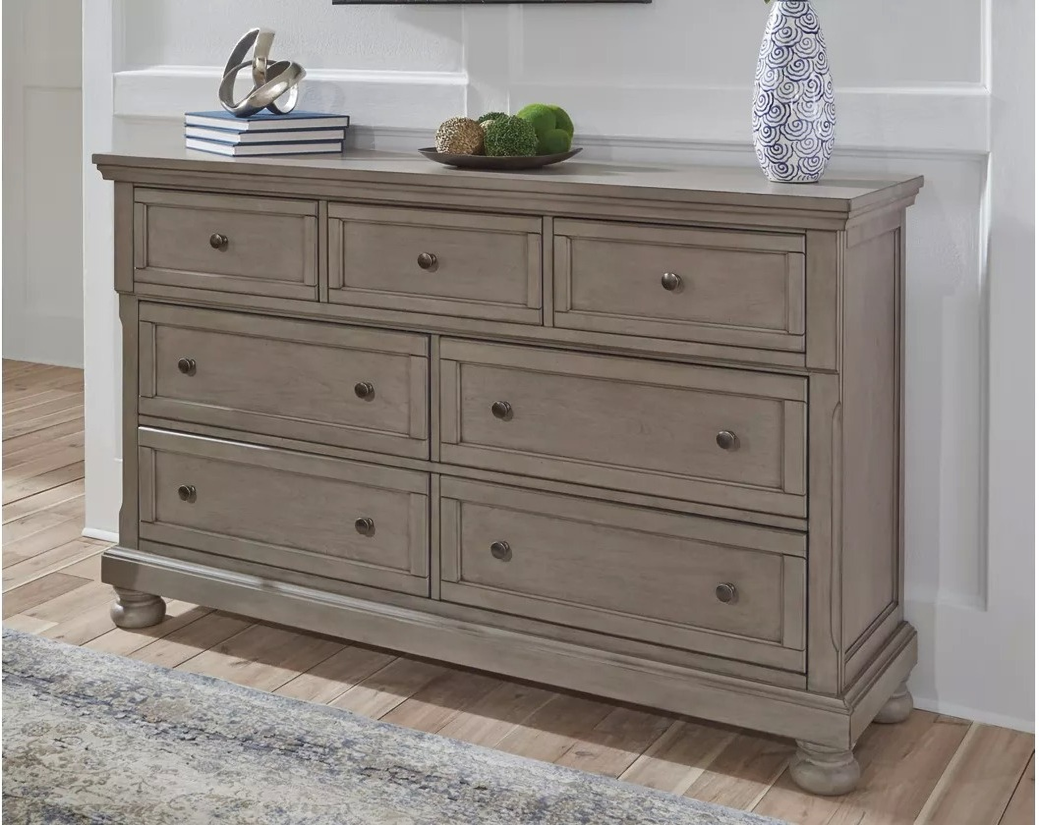 Lettner Light Gray 7 Drawer Dresser