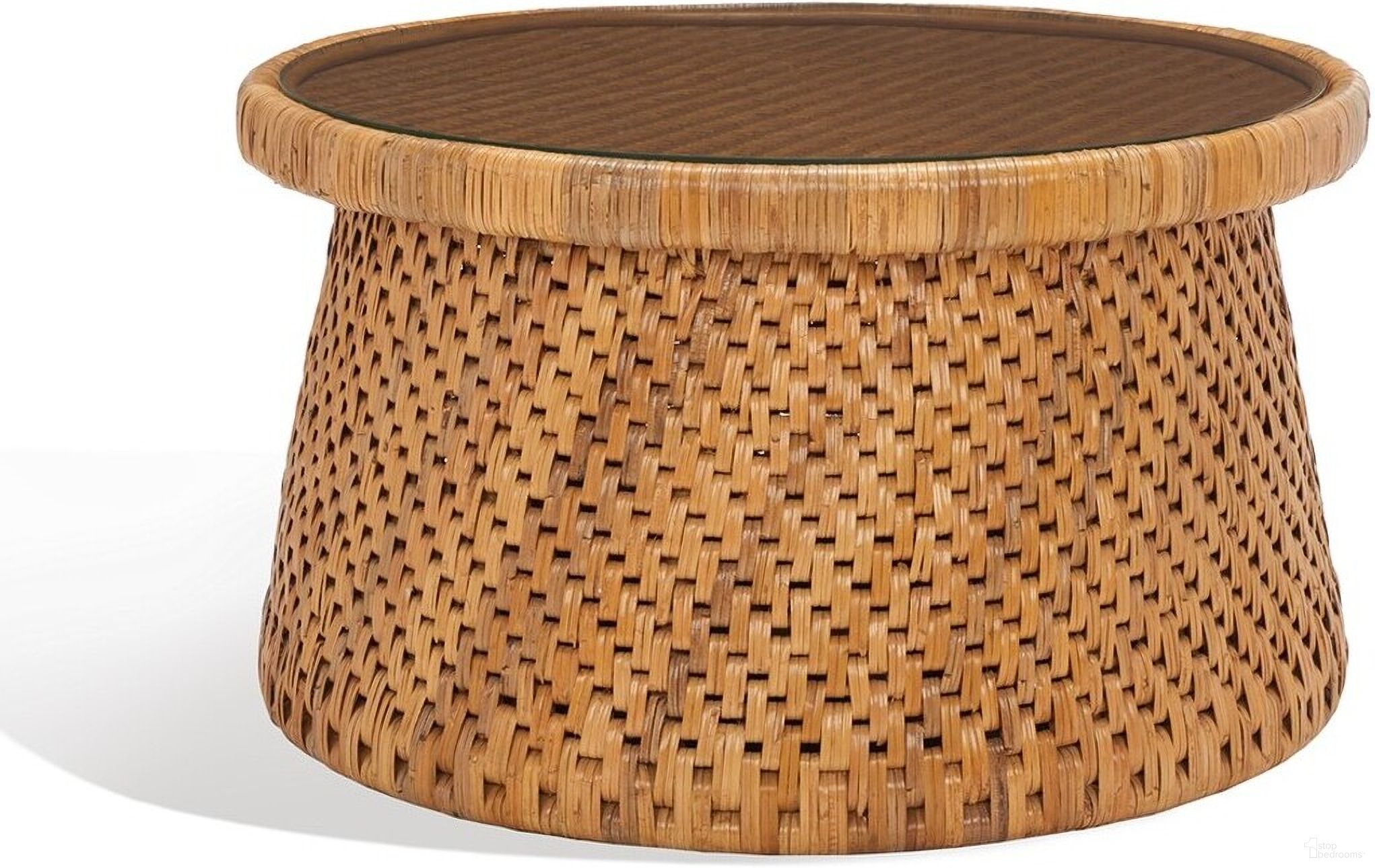 The appearance of Lianne Rattan Rd Coffee Table In Natural designed by Safavieh Couture in the coastal interior design. This natural piece of furniture was selected by 1StopBedrooms from Lianne Collection to add a touch of cosiness and style into your home. Sku: CWK2002A. Material: Glass.