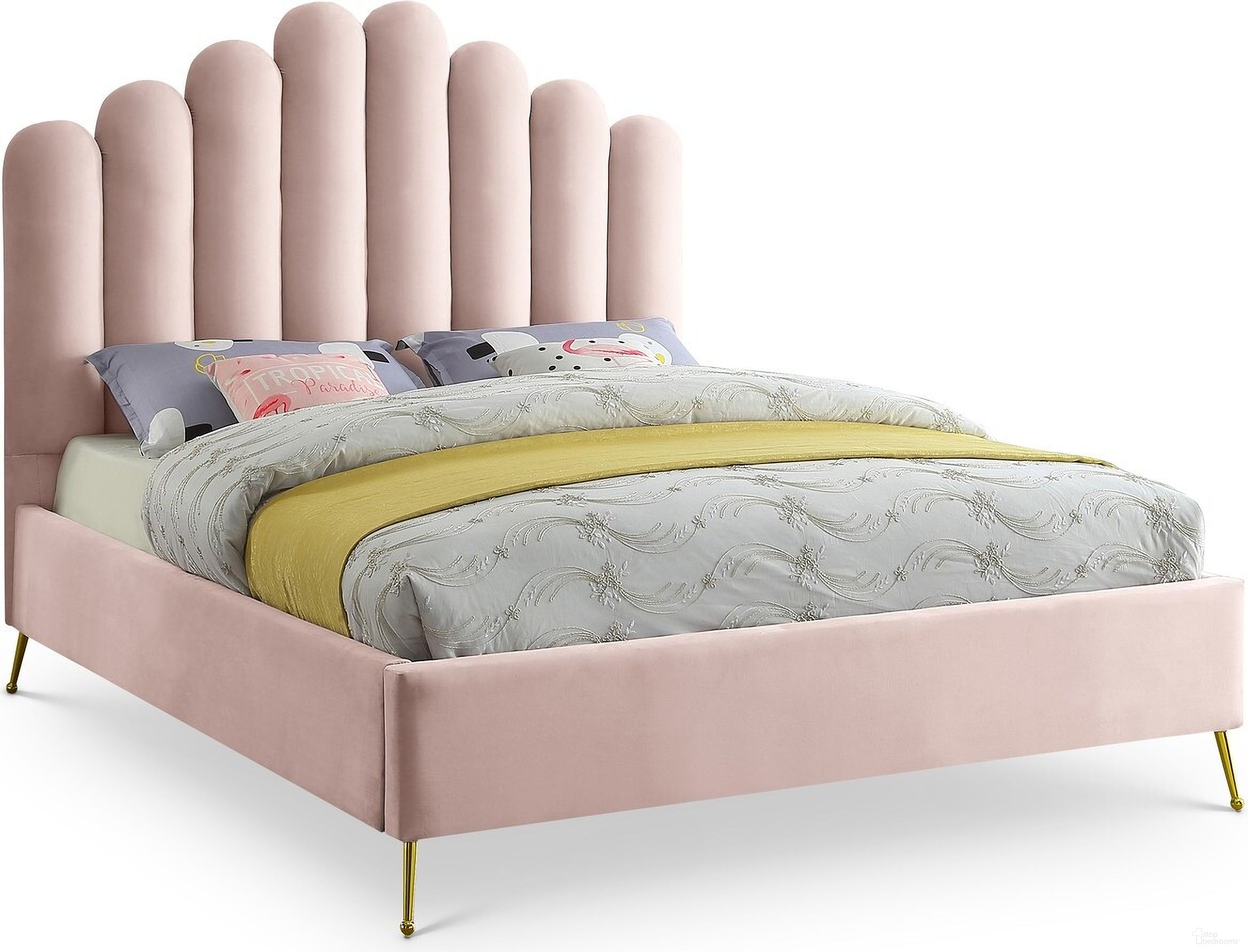 Lily Velvet Queen Bed In Pink
