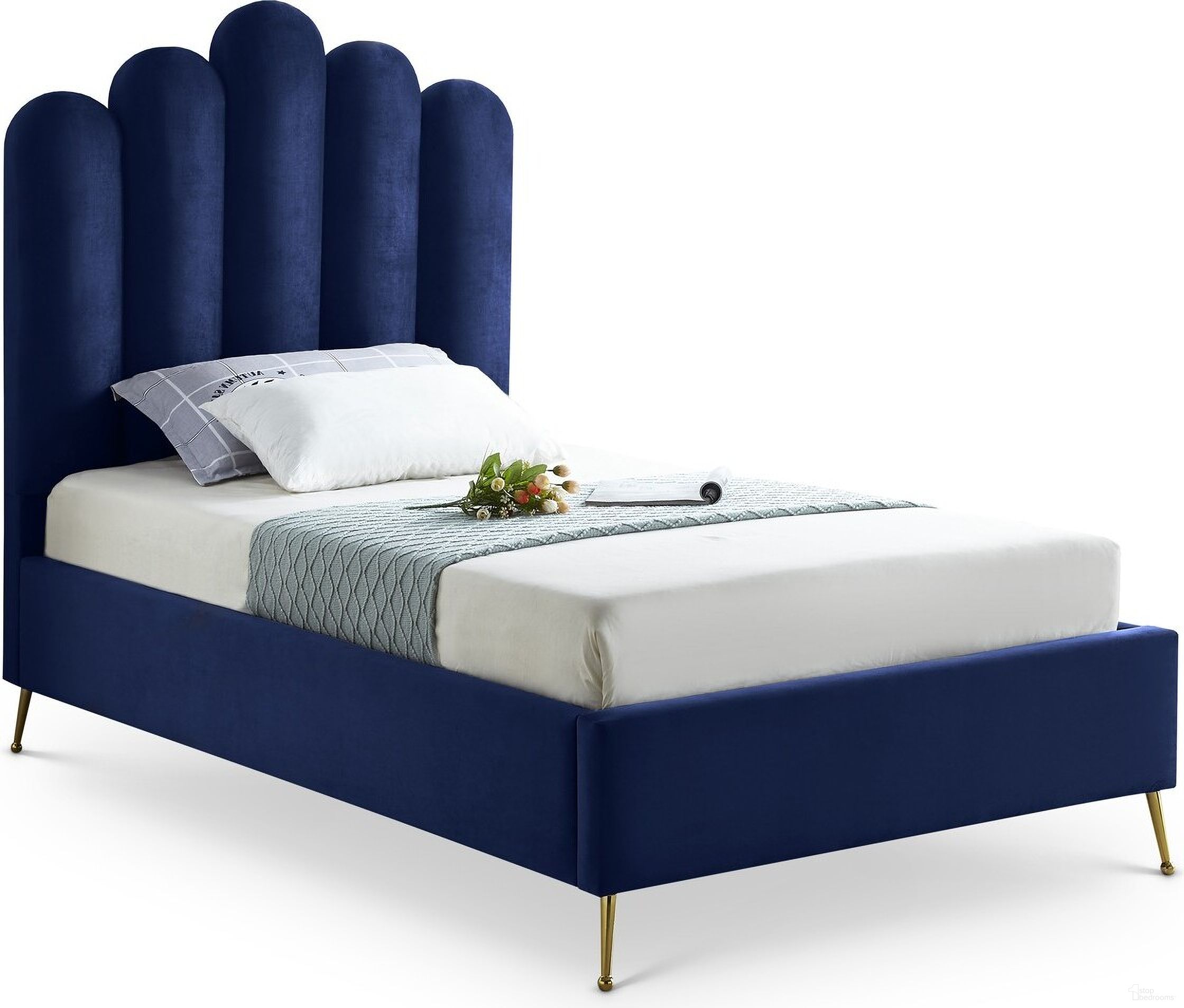 The appearance of Lily Velvet Twin Bed In Navy designed by Meridian in the modern / contemporary interior design. This navy piece of furniture was selected by 1StopBedrooms from Lily Collection to add a touch of cosiness and style into your home. Sku: LilyNavy-T Box 1/2 (HB/Slats);LilyNavy-T Box 2/2 (Siderails/FB/Metal Legs/Metal Bar). Bed Type: Panel Bed. Bed Size: Twin. Material: Velvet.