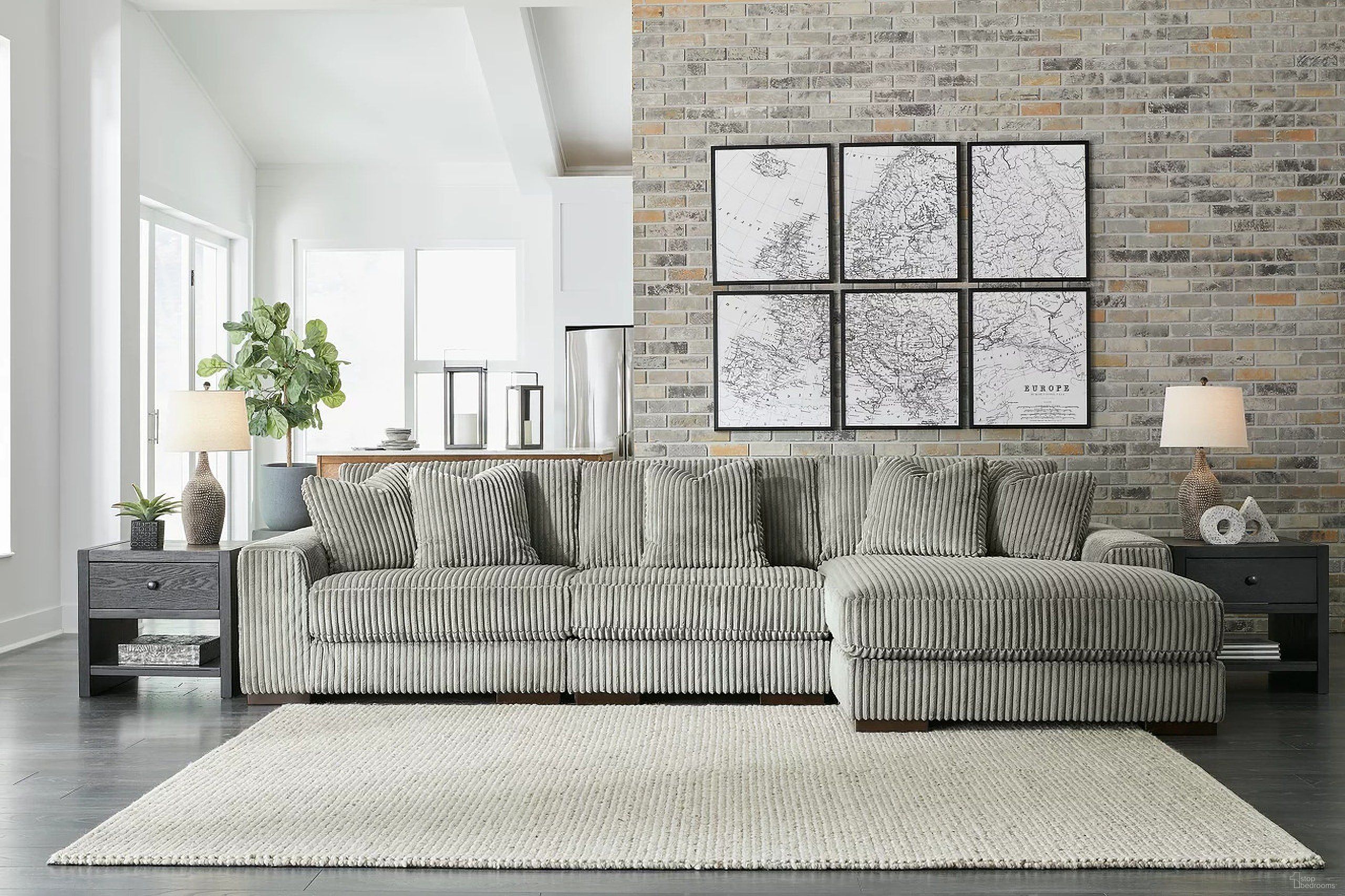Lindyn 3-Piece RAF Sectional With Chaise In Fog