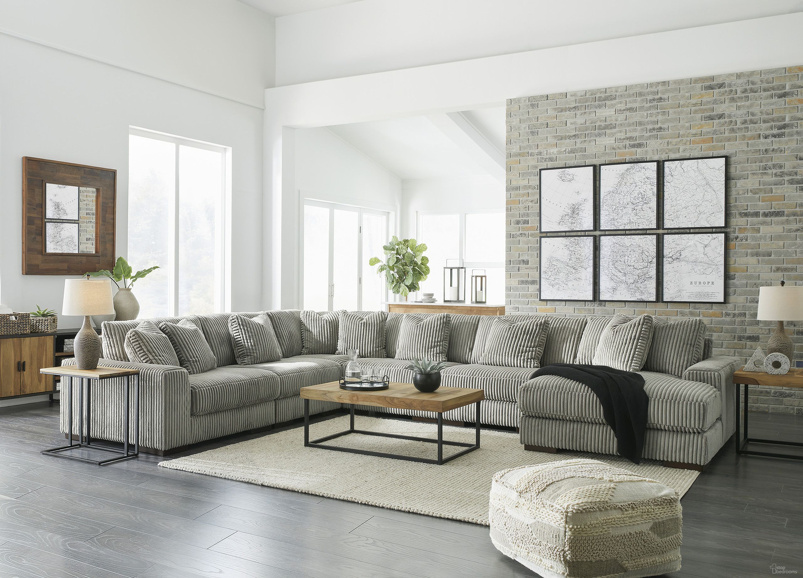 Lindyn 6-Piece RAF Chaise Sectional In Fog