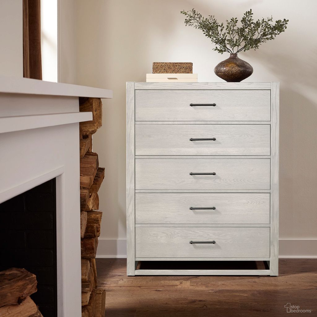 The appearance of Lodge and Loft 5 Drawer Chest In Soft White designed by Vaughan Bassett in the modern / contemporary interior design. This soft white piece of furniture  was selected by 1StopBedrooms from Lodge and Loft Collection to add a touch of cosiness and style into your home. Sku: 844-115. Material: Wood.