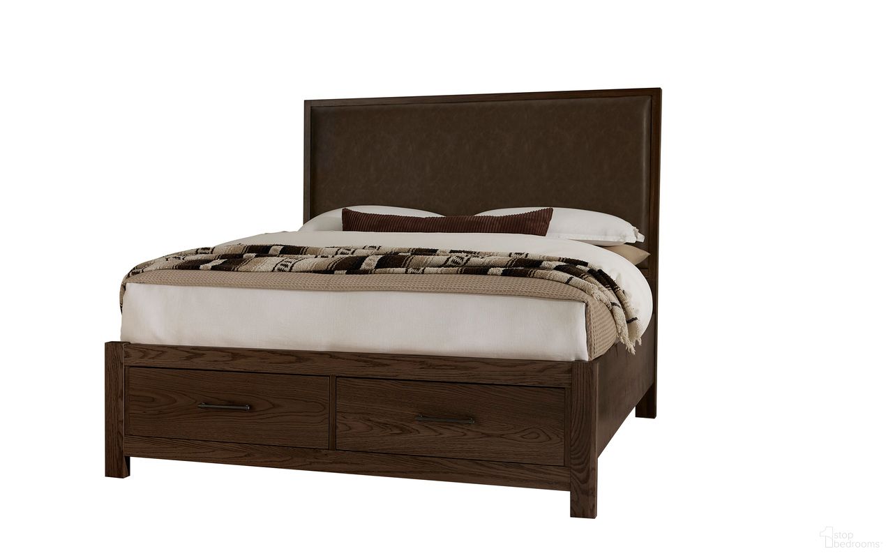 The appearance of Lodge and Loft King Upholstered Storage Bed In Sedona Brown and Dark Oak designed by Vaughan Bassett in the modern / contemporary interior design. This sedona brown and dark oak piece of furniture  was selected by 1StopBedrooms from Lodge and Loft Collection to add a touch of cosiness and style into your home. Sku: 840-661Y;840-066B;840-502;TT-666T. Bed Type: Storage Bed. Material: Wood. Bed Size: King.