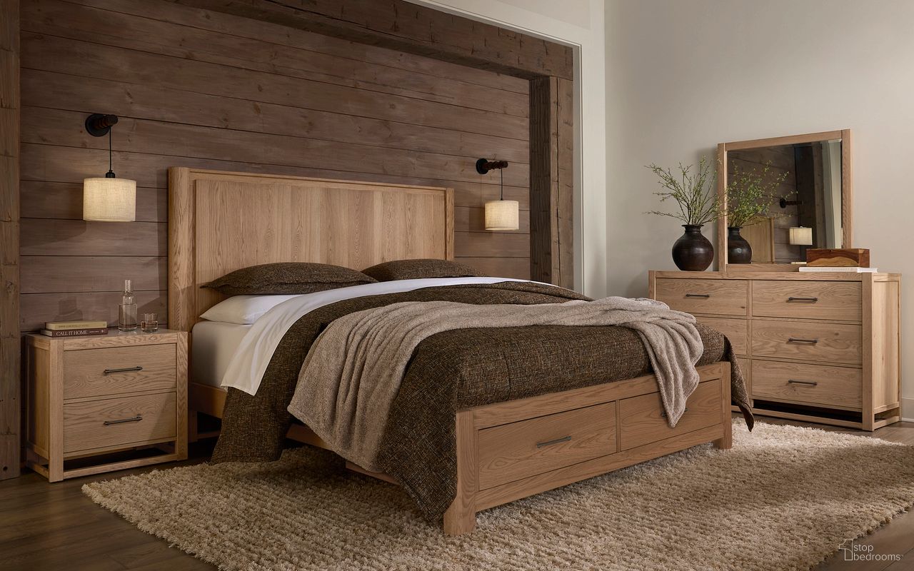 The appearance of Lodge and Loft Radius Poster Bedroom Set with Footboard Storage In Blond Oak designed by Vaughan Bassett in the modern / contemporary interior design. This blond oak piece of furniture  was selected by 1StopBedrooms from Lodge and Loft Collection to add a touch of cosiness and style into your home. Sku: 842-558;842-050B;842-502;TT-555T;842-227. Material: Wood. Bed Size: King.