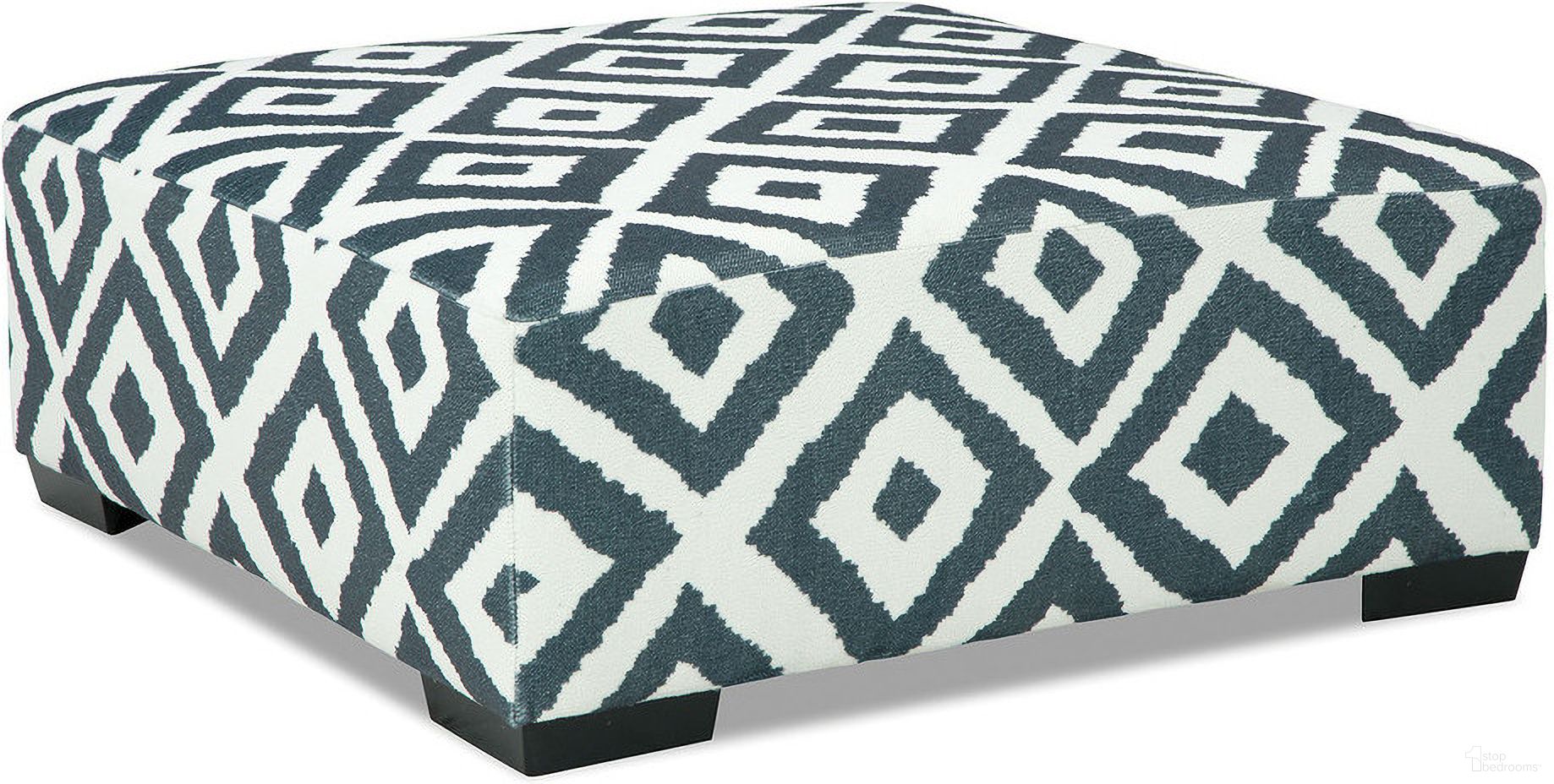 The appearance of Loughton Ottoman In Gun Metal and Ivory designed by Furniture of America in the transitional interior design. This gun metal and ivory piece of furniture was selected by 1StopBedrooms from Loughton Collection to add a touch of cosiness and style into your home. Sku: SM5195-OT. Material: Chenille.