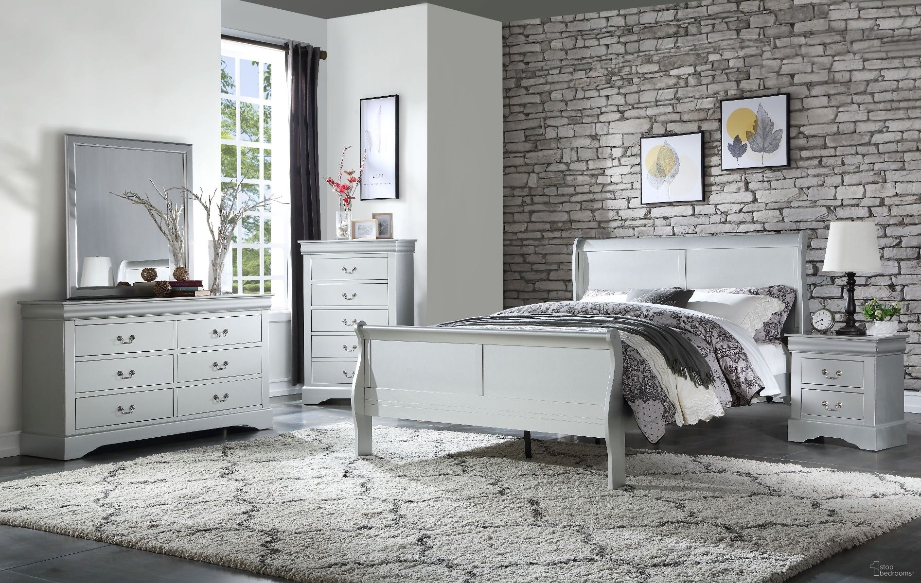 The appearance of Louis Philippe Youth Sleigh Bedroom Set In Platinum designed by ACME in the transitional interior design. This platinum piece of furniture was selected by 1StopBedrooms from Louis Philippe Collection to add a touch of cosiness and style into your home. Sku: 26740T-HF;26741T-R;26733. Bed Type: Sleigh Bed. Bed Size: Twin. Material: MDF.