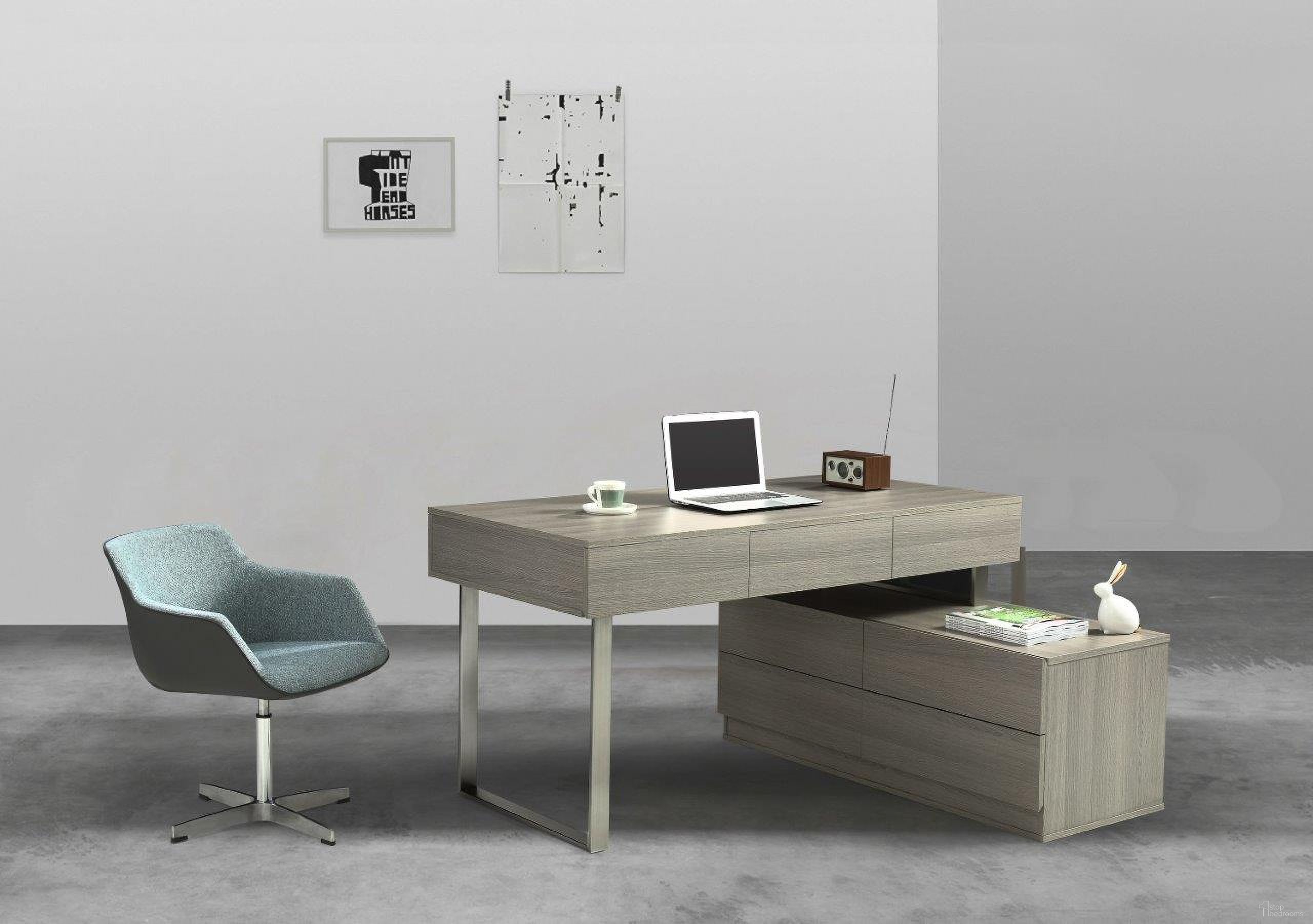 The appearance of LP KD12 Office Desk in Grey designed by J&M in the modern / contemporary interior design. This gray piece of furniture was selected by 1StopBedrooms from KD12 Collection to add a touch of cosiness and style into your home. Sku: 17918-GR.