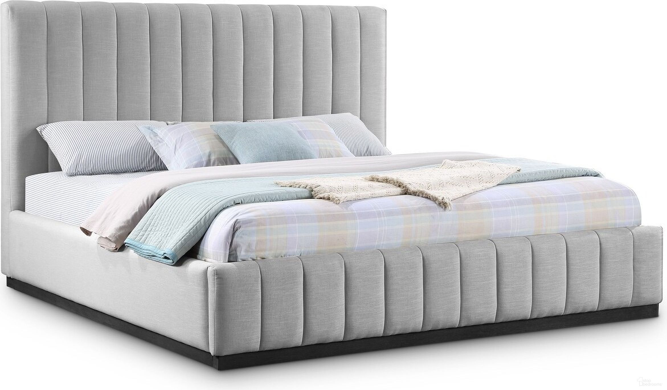 Lucia Textured Fabric King Bed In Grey Linen by Meridian 1StopBedrooms