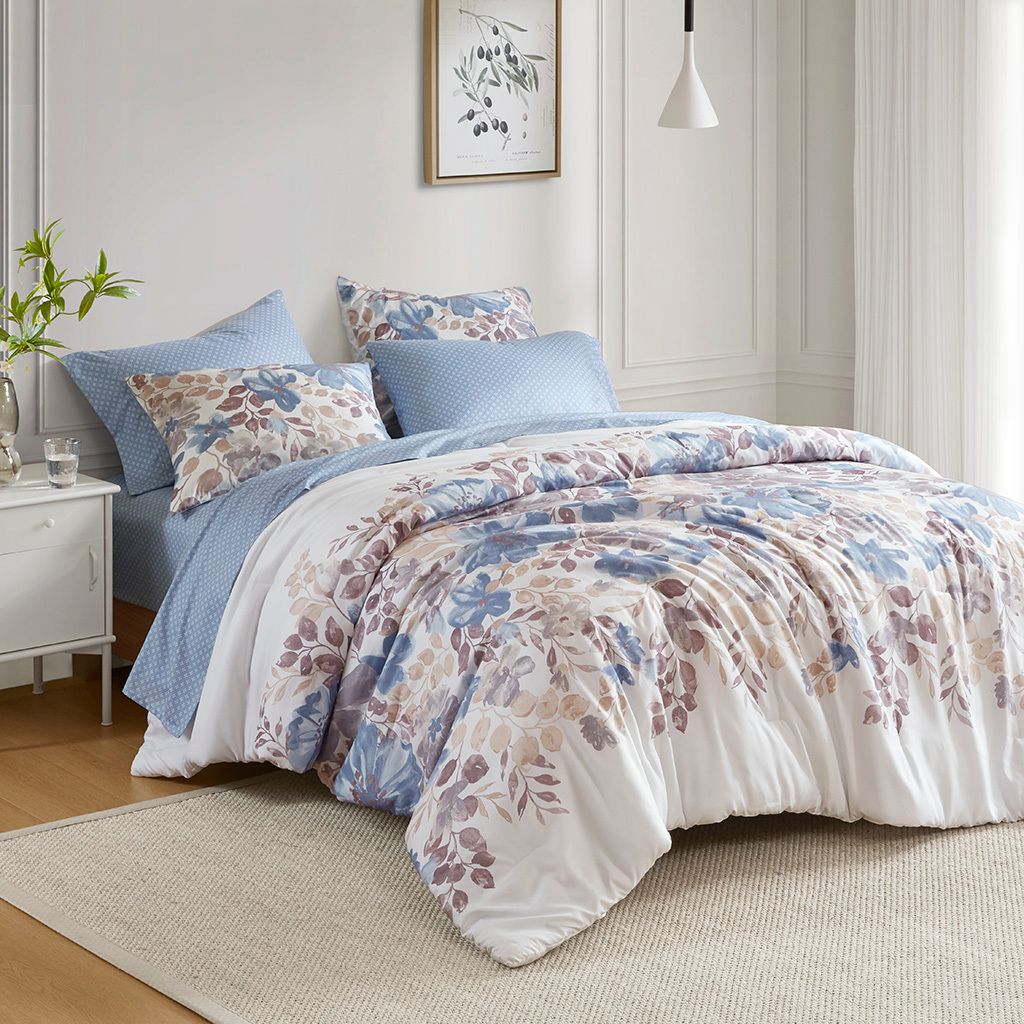The appearance of Luna Floral 7 Piece Full Comforter Set with Bed Sheets In Blue designed by Olliix in the transitional interior design. This blue piece of furniture was selected by 1StopBedrooms from Luna Collection to add a touch of cosiness and style into your home. Sku: MPE10-1059. Material: Polyester. Bed Size: Full.