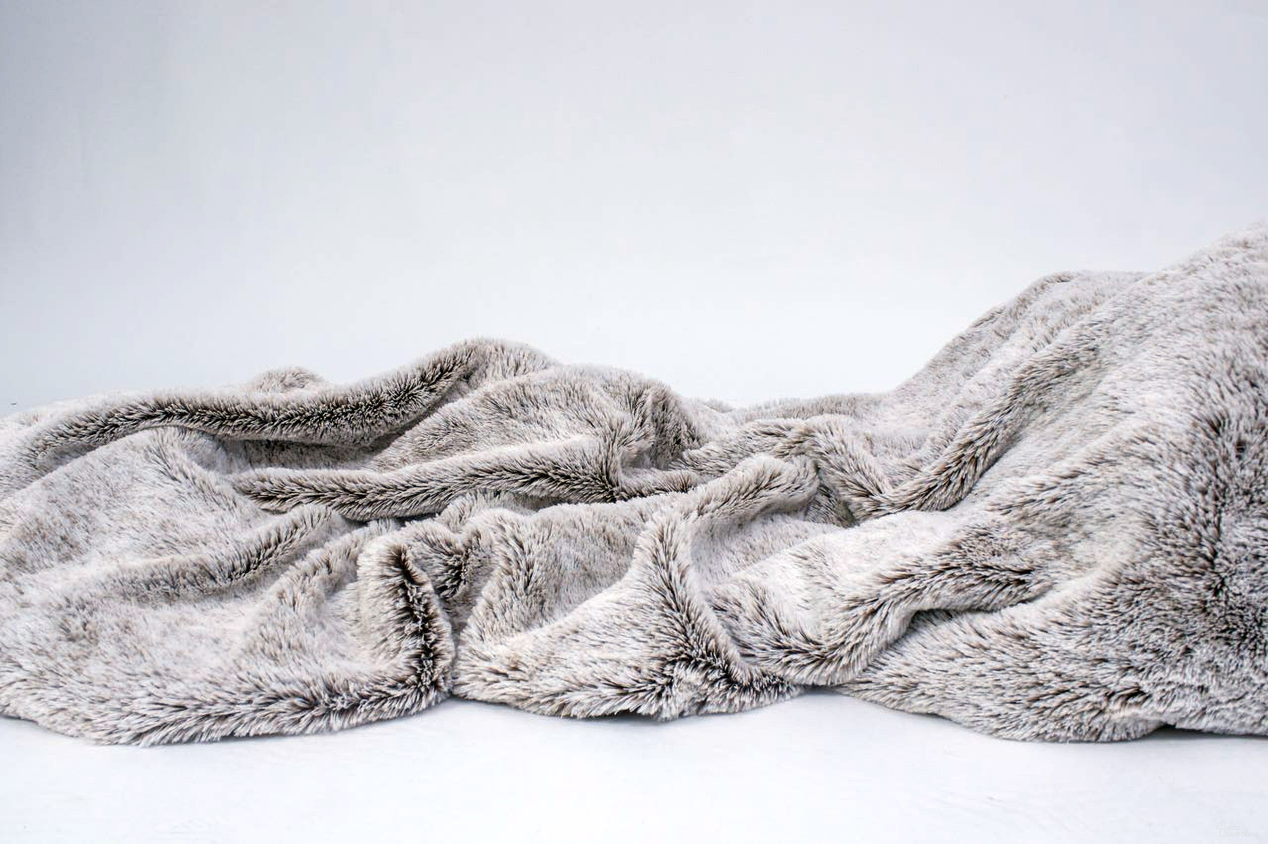 Luxury Throw Blanket and Back Fleece In Grey Faux Fur