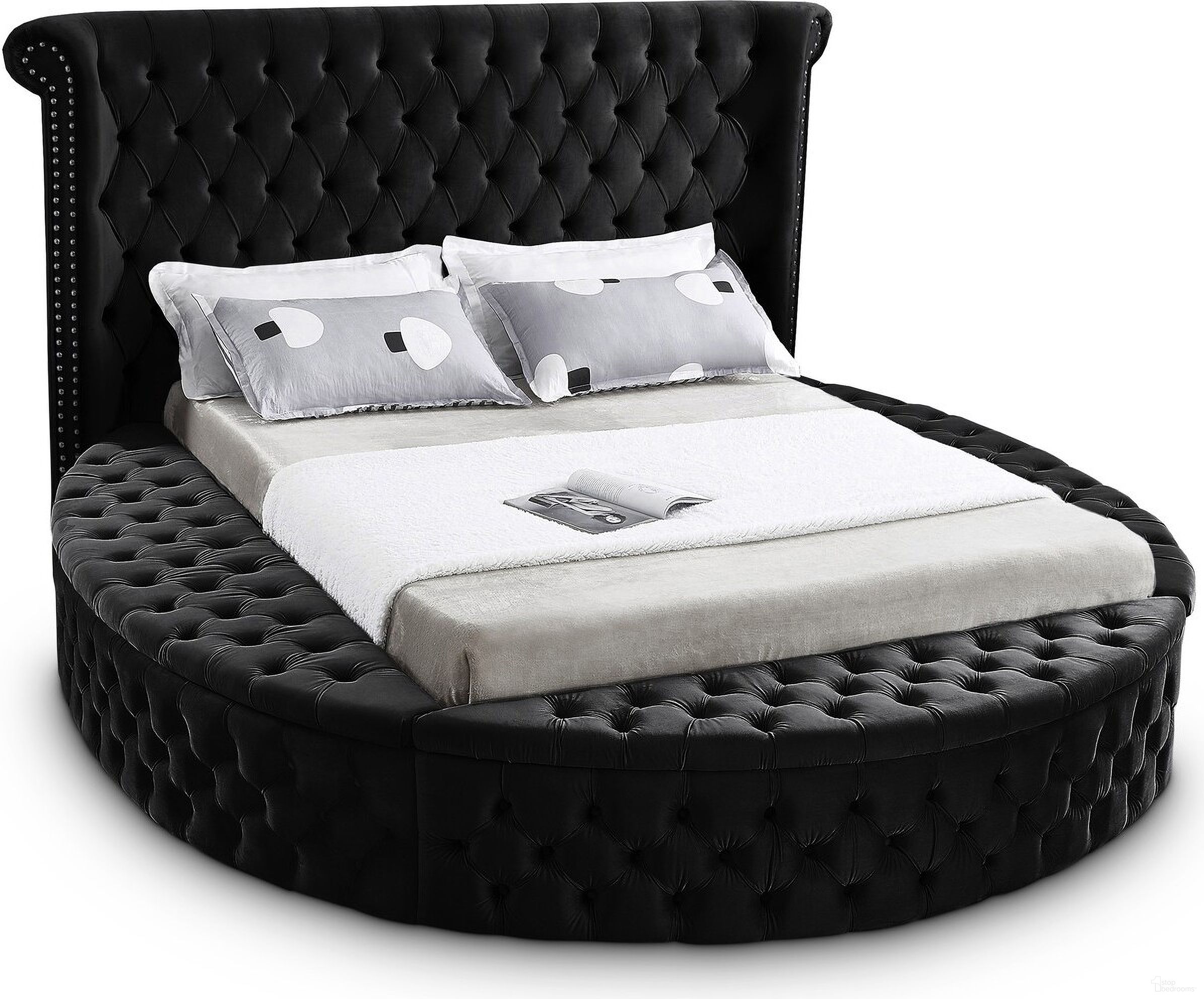 The appearance of Luxus Velvet Full Bed In Black designed by Meridian in the modern / contemporary interior design. This black piece of furniture was selected by 1StopBedrooms from Luxus Collection to add a touch of cosiness and style into your home. Sku: LuxusBlack-F Box 1/3 (Headboard/Slats);LuxusBlack-F Box 2/3 (Footboard/2 Outer Siderails/Hardware);LuxusBlack-F Box 3/3 (2 Inner Siderails/2 Siderails Top Upholstered Part/Bottom Board of Rails/Center Support). Bed Type: Storage Bed. Bed Size: Full. Material: Velvet.