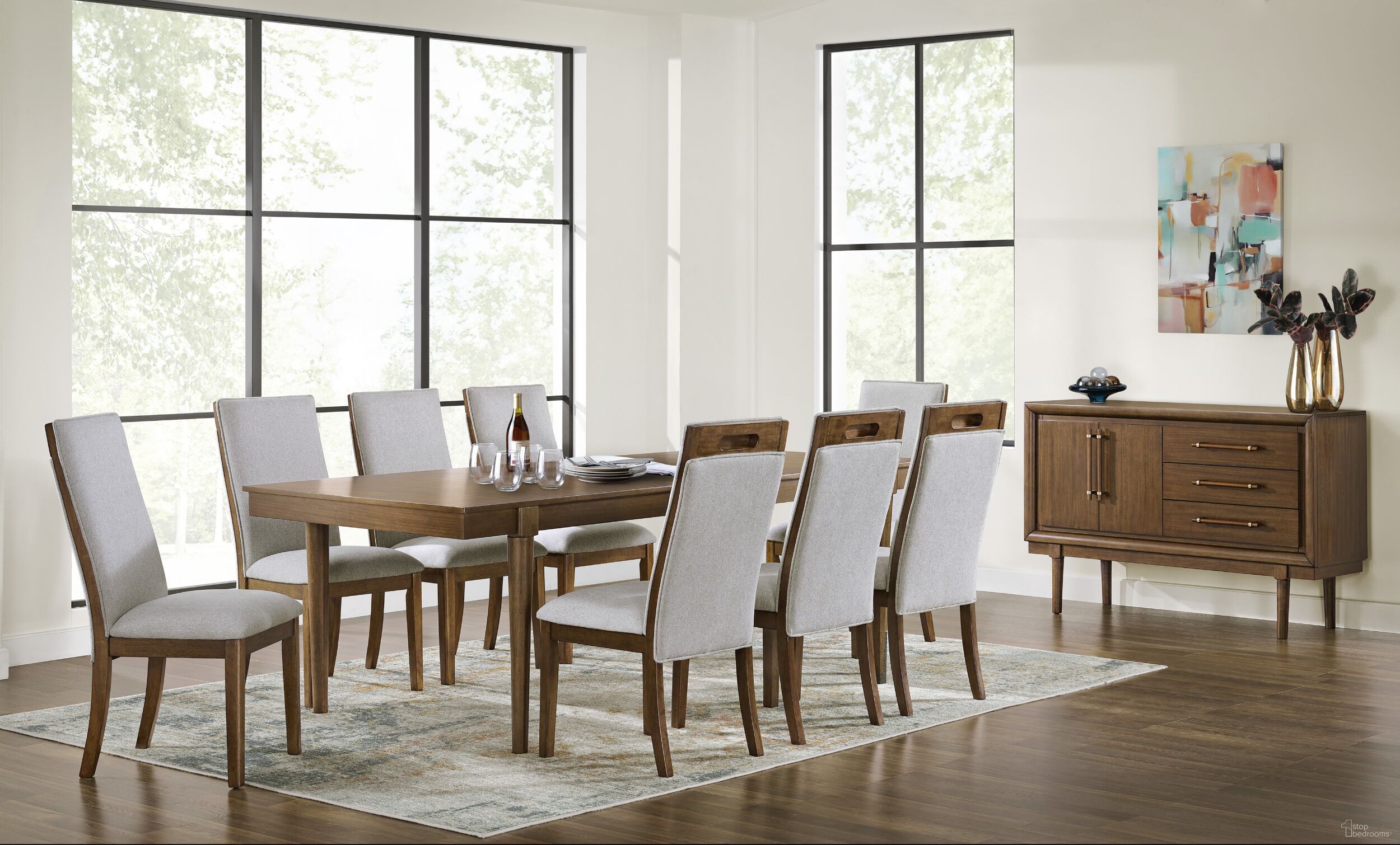Lyncott Extension Dining Room Set In Brown