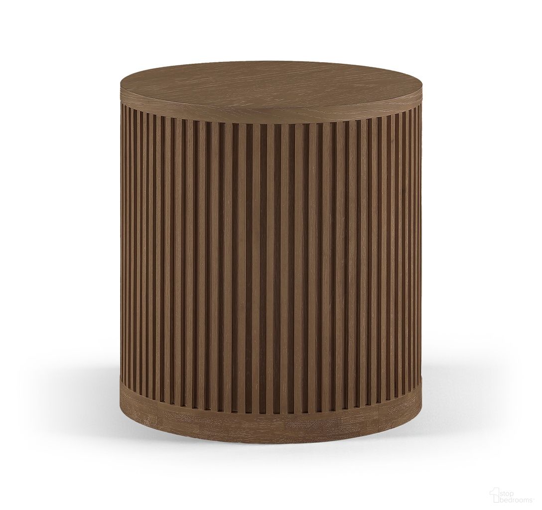 Madera Oak Veneer and Solid Wood End Table In Brown Walnut