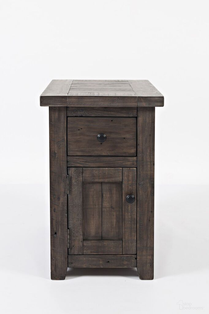 The appearance of Madison County Chairside Table In Brown designed by Jofran in the traditional interior design. This brown piece of furniture was selected by 1StopBedrooms from Madison County Collection to add a touch of cosiness and style into your home. Sku: 1700-8. Material: Pine.