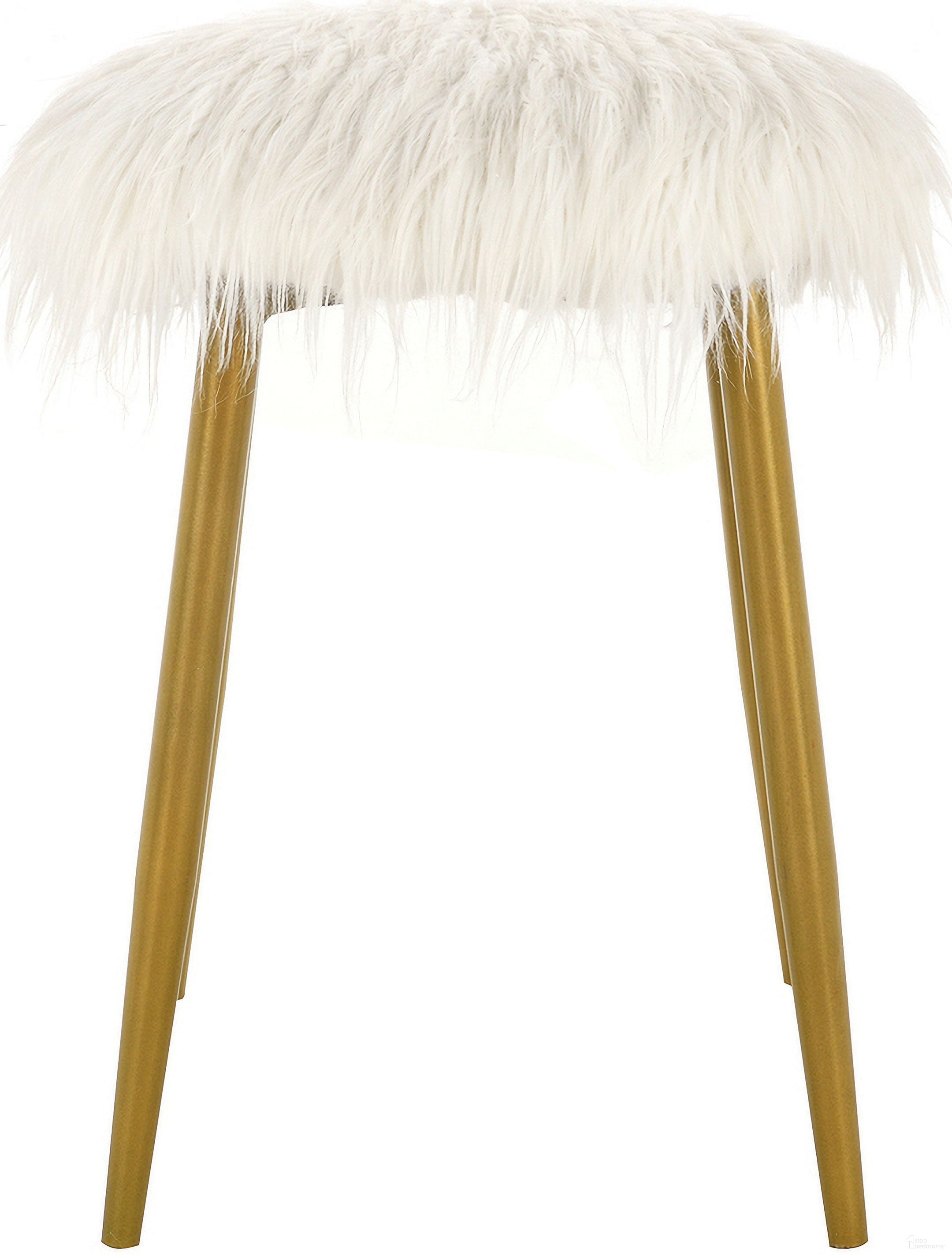 The appearance of Madison Faux Fur Ottoman In White and Gold designed by Carolina Living in the modern / contemporary interior design. This white and gold piece of furniture was selected by 1StopBedrooms from Madison Collection to add a touch of cosiness and style into your home. Sku: P1818-WFRGLD. Material: Polyester.