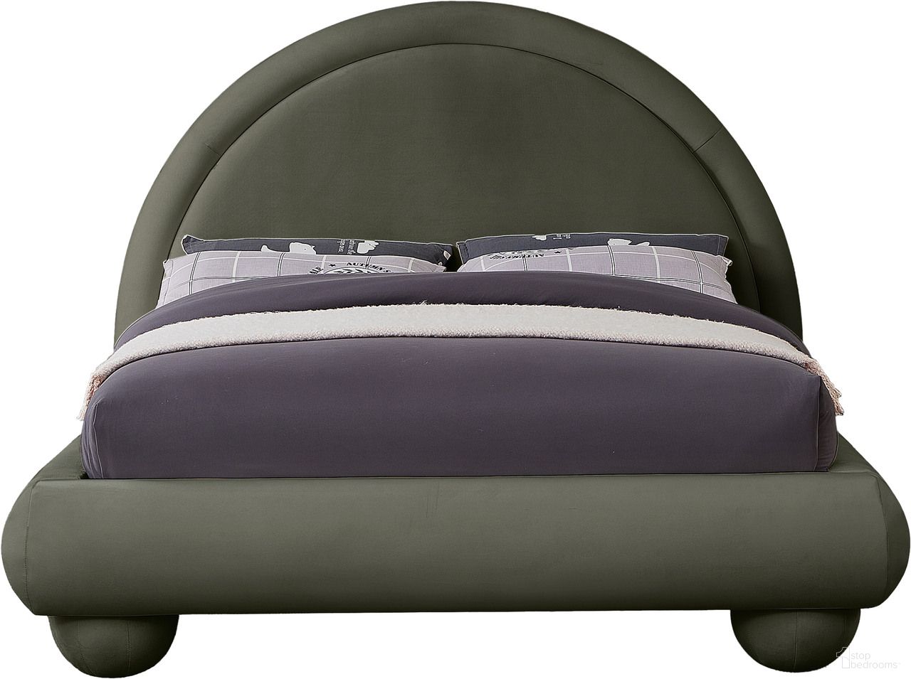 The appearance of Madrid Velvet King Bed In Green Velvet designed by Meridian in the modern / contemporary interior design. This green velvet piece of furniture  was selected by 1StopBedrooms from Madrid Collection to add a touch of cosiness and style into your home. Sku: MadridGreen-K Box 1/2 (Headboard / Slats);MadridGreen-K Box 2/2 (Footboard / Center Bar / Hardware / Rails / Legs). Bed Size: King. Material: Velvet. Bed Type: Upholstered Bed.