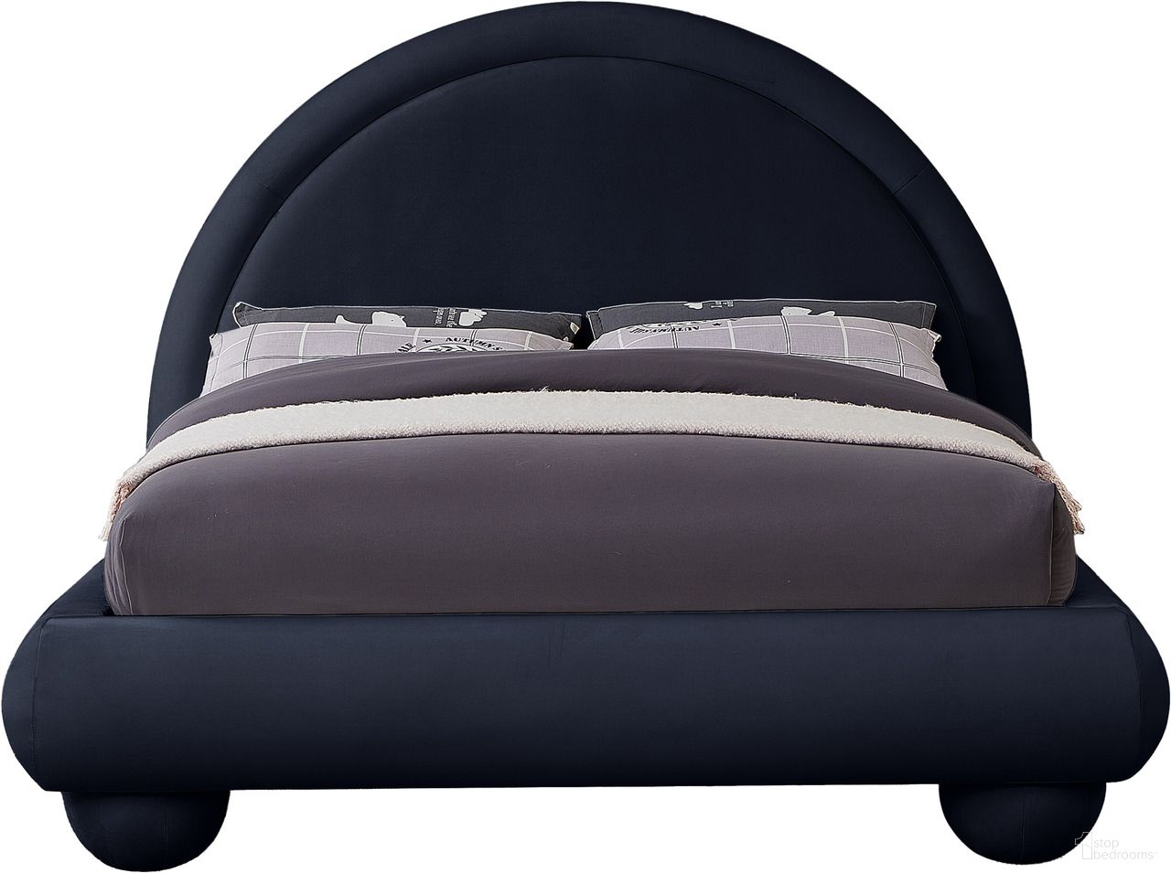 The appearance of Madrid Velvet King Bed In Navy Velvet designed by Meridian in the modern / contemporary interior design. This navy velvet piece of furniture  was selected by 1StopBedrooms from Madrid Collection to add a touch of cosiness and style into your home. Sku: MadridNavy-K Box 1/2 (Headboard / Slats);MadridNavy-K Box 2/2 (Footboard / Center Bar / Hardware / Rails / Legs). Bed Size: King. Material: Velvet. Bed Type: Upholstered Bed.