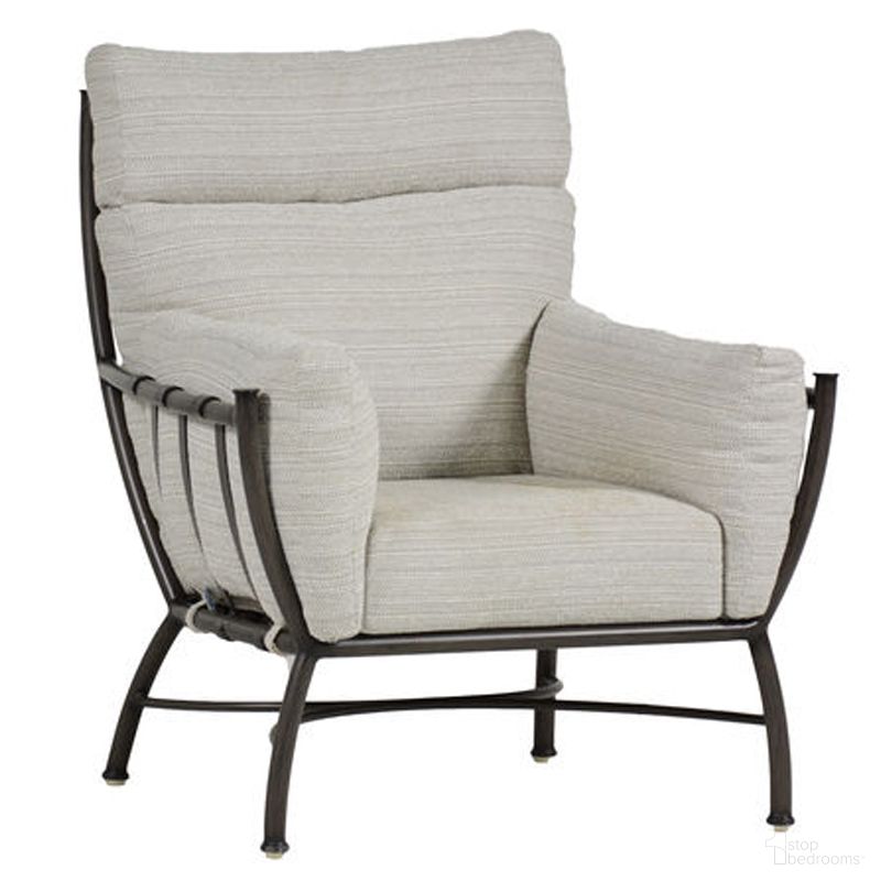 The appearance of Majorca Aluminum Lounge Chair In Bali Pearl designed by Summer Classics in the transitional interior design. This bali pearl piece of furniture  was selected by 1StopBedrooms from Majorca Collection to add a touch of cosiness and style into your home. Sku: 424031+C416P4219N. Material: Aluminum.