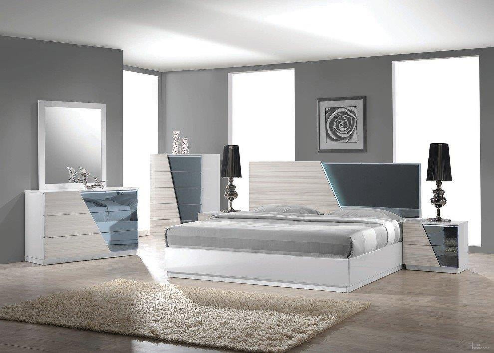 Manchester 5 Piece Wood Queen Bedroom Set In Zebra And White
