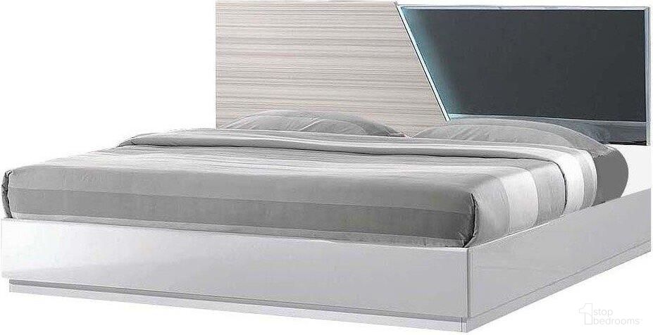 The appearance of Manchester Poplar Wood California King Platform Bed In Zebra And Gray designed by Best Master Furniture in the modern / contemporary interior design. This gray piece of furniture was selected by 1StopBedrooms from Manchester Collection to add a touch of cosiness and style into your home. Sku: MANCWCK. Bed Type: Platform Bed. Material: Wood. Bed Size: California King.
