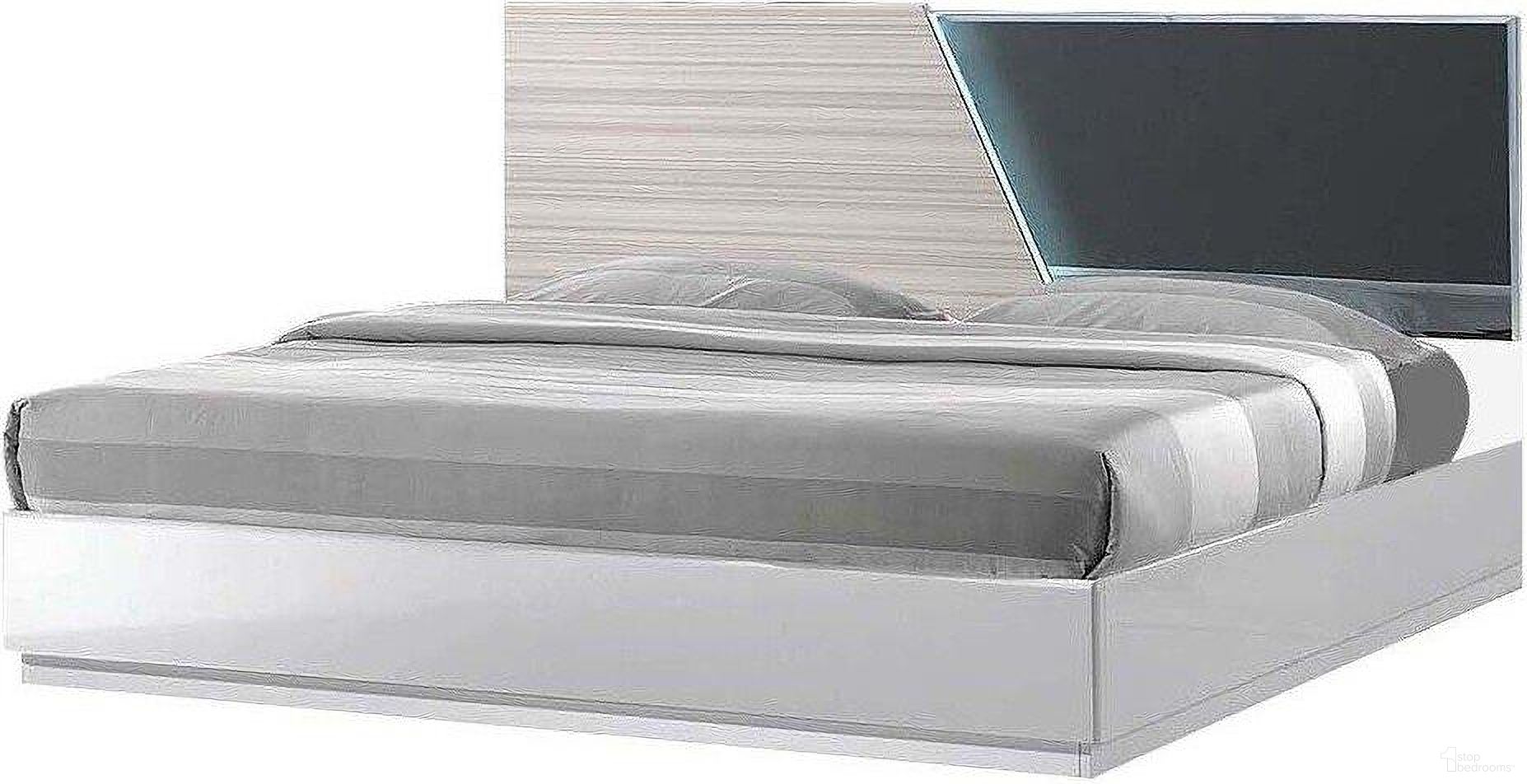 The appearance of Manchester Poplar Wood Eastern King Platform Bed In Zebra And Gray designed by Best Master Furniture in the modern / contemporary interior design. This gray piece of furniture was selected by 1StopBedrooms from Manchester Collection to add a touch of cosiness and style into your home. Sku: MANCWEK. Bed Type: Platform Bed. Material: Wood. Bed Size: King.