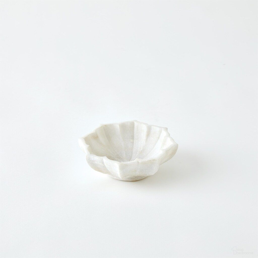 The appearance of Marble Small Petal Bowl In White designed by Global Views in the modern / contemporary interior design. This white piece of furniture  was selected by 1StopBedrooms from Marble Collection to add a touch of cosiness and style into your home. Sku: 991794. Material: Marble.