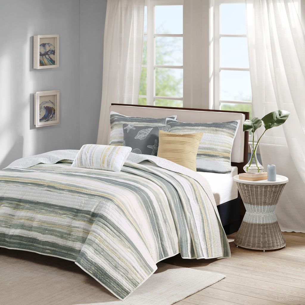Marina 6 Piece Printed King/Cal King Quilt Set with Throw Pillows In Yellow