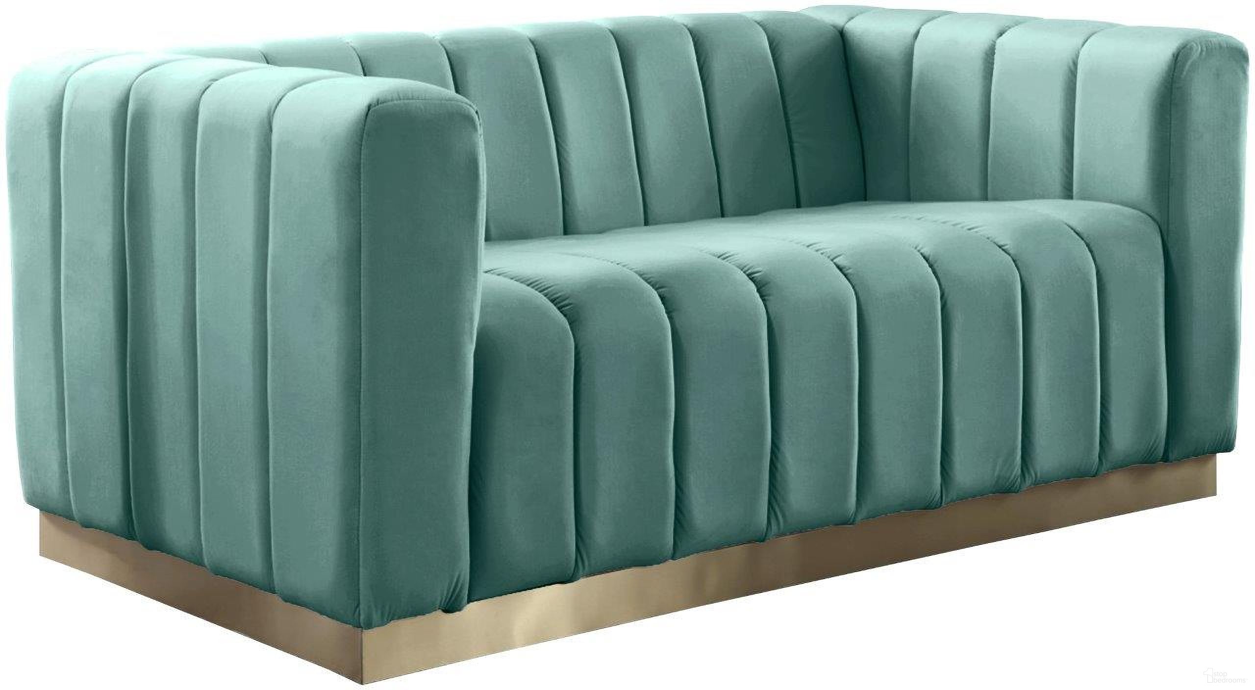 Marlon Velvet Loveseat In Mint