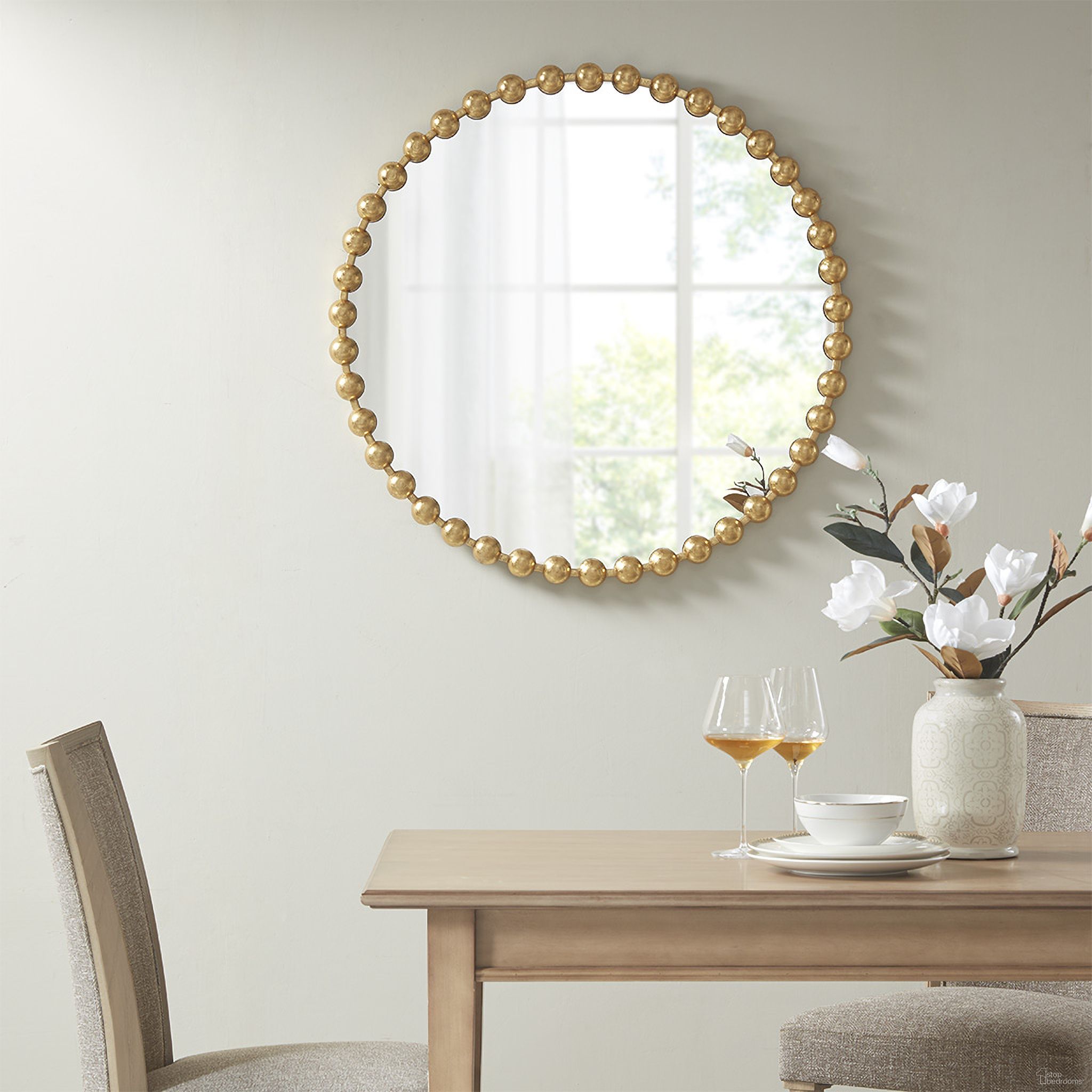 The appearance of Marlowe Round Wall Decor Mirror In Gold MPS160-279 designed by Olliix in the modern / contemporary interior design. This gold piece of furniture was selected by 1StopBedrooms from Marlowe Collection to add a touch of cosiness and style into your home. Sku: MPS160-279. Material: MDF.