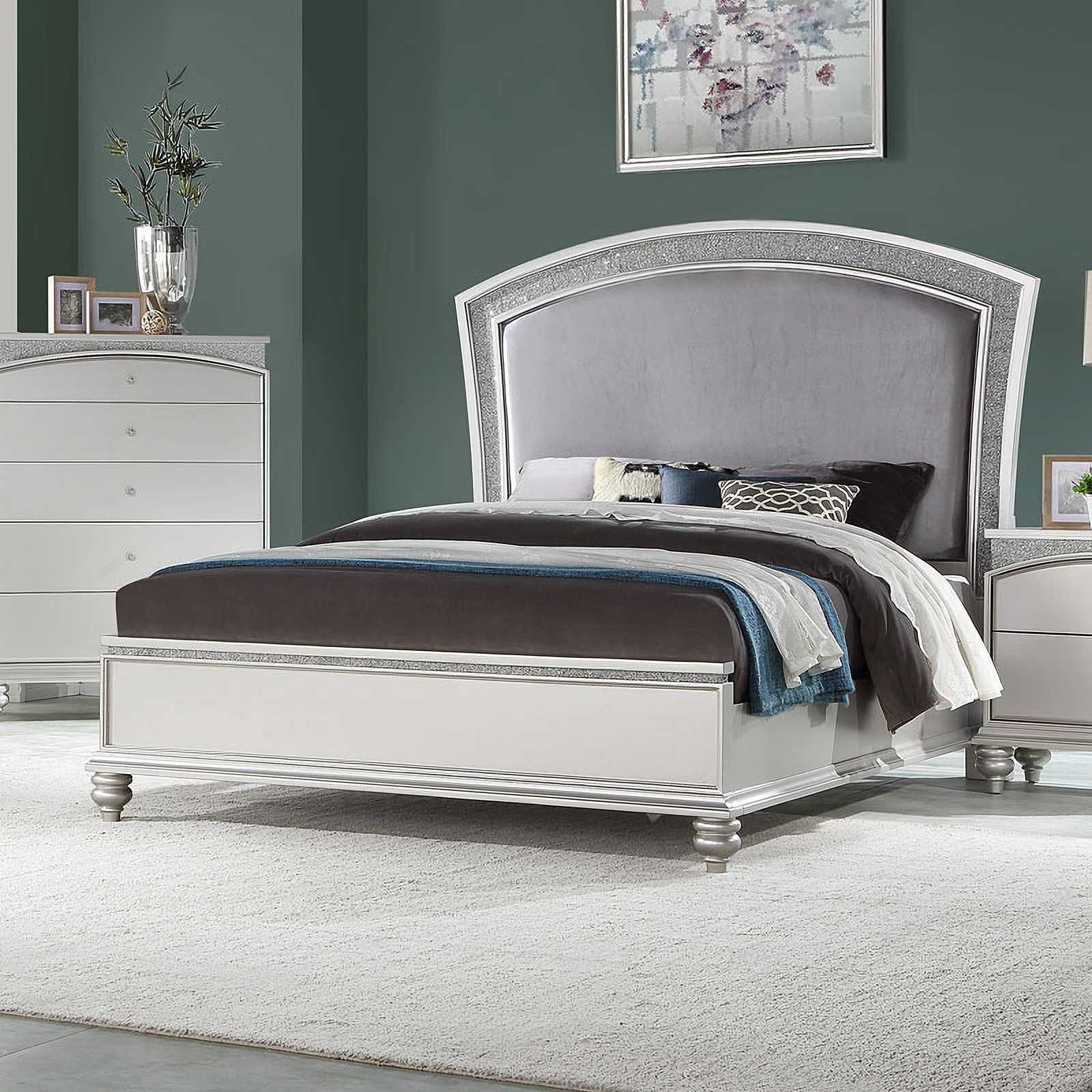 The appearance of Maverick Panel Bed (Queen) designed by ACME in the glam interior design. This platinum piece of furniture was selected by 1StopBedrooms from Maverick Collection to add a touch of cosiness and style into your home. Sku: 21800Q-HB;21801Q-FB;21802Q-R. Bed Type: Panel Bed. Material: Wood. Bed Size: Queen.