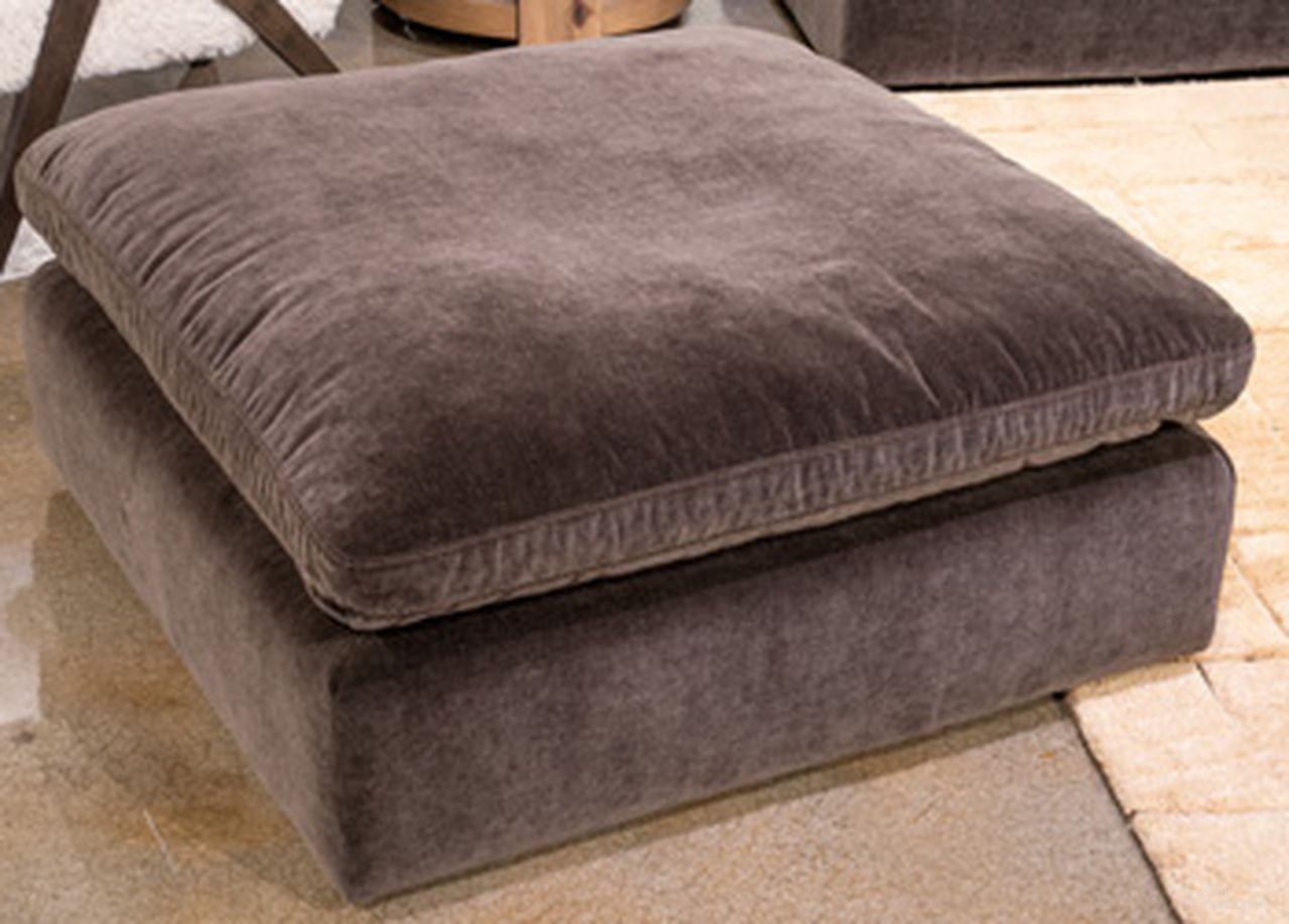 The appearance of Maxton Heights Oversized Accent Ottoman In Bittersweet designed by Signature Design by Ashley in the modern / contemporary interior design. This bittersweet piece of furniture was selected by 1StopBedrooms from Maxton Heights Collection to add a touch of cosiness and style into your home. Sku: 6780708. Material: Fabric.