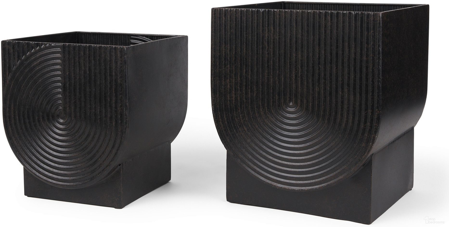 The appearance of Medina Metal Planters Set of 2 In Antique Black designed by Mercana in the modern / contemporary interior design. This antique black piece of furniture was selected by 1StopBedrooms from Medina Collection to add a touch of cosiness and style into your home. Sku: 70548. Material: Metal.