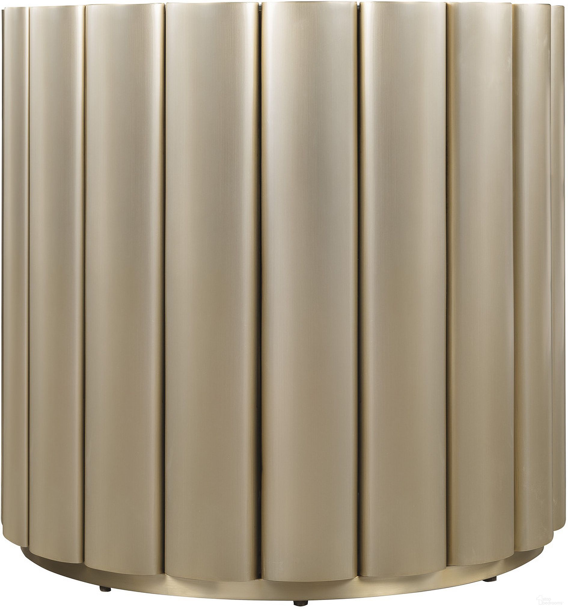 The appearance of Melange Time Flies End Table In Champagne Silver designed by Hooker in the modern / contemporary interior design. This champagne silver piece of furniture  was selected by 1StopBedrooms from Melange Collection to add a touch of cosiness and style into your home. Sku: 628-80571-15. Material: Metal.