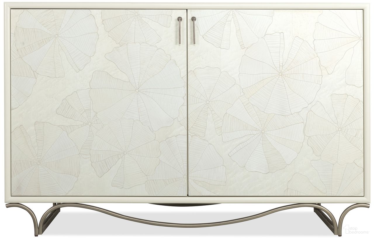 The appearance of Melange White Lotus Hall Chest In White and Gray designed by Hooker in the transitional interior design. This white/gray piece of furniture was selected by 1StopBedrooms from Melange Collection to add a touch of cosiness and style into your home. Sku: 628-85723-02. Material: Metal.