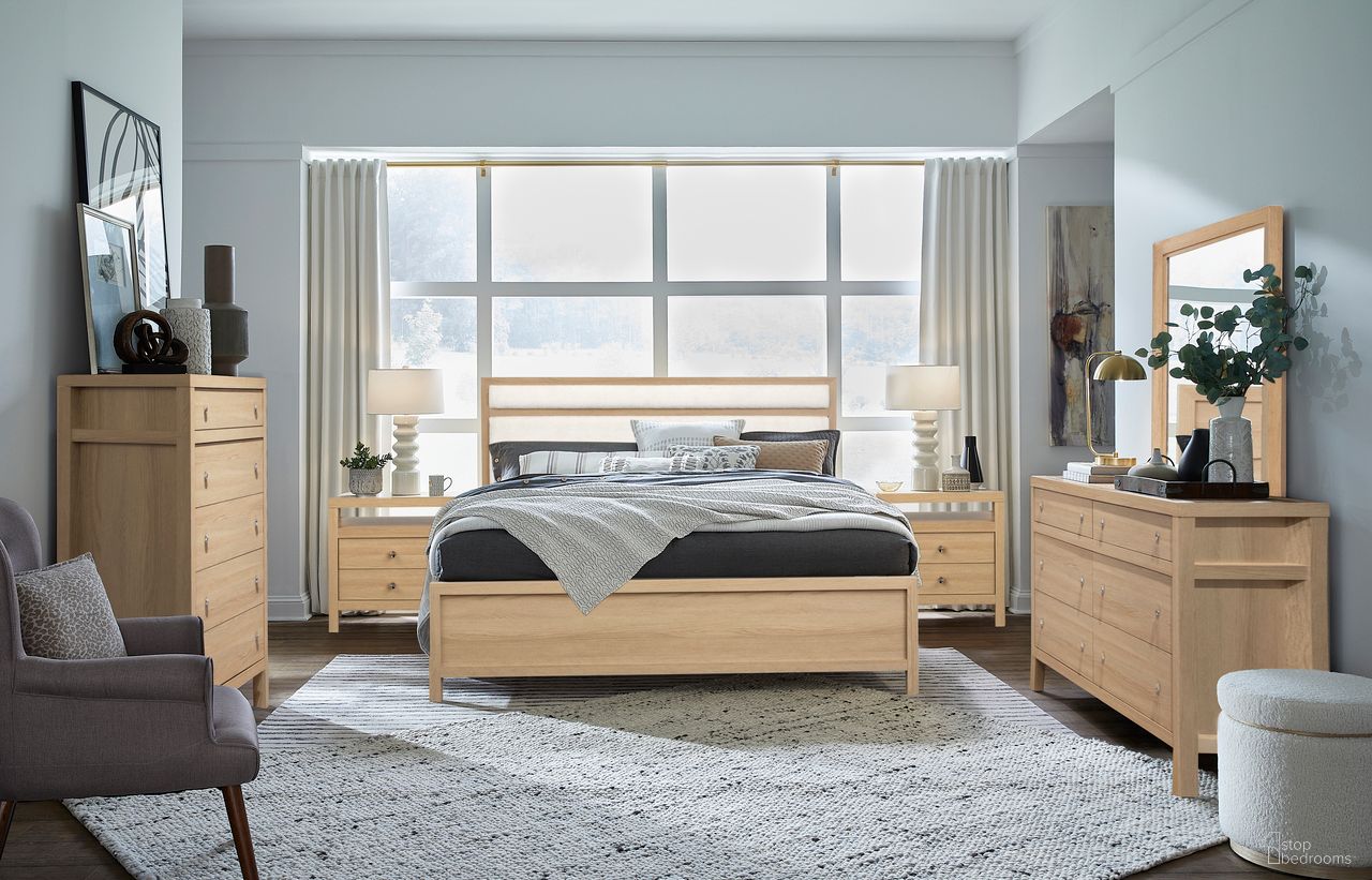 Merrifield Upholstered Panel Bedroom Set In Sandstone Beige