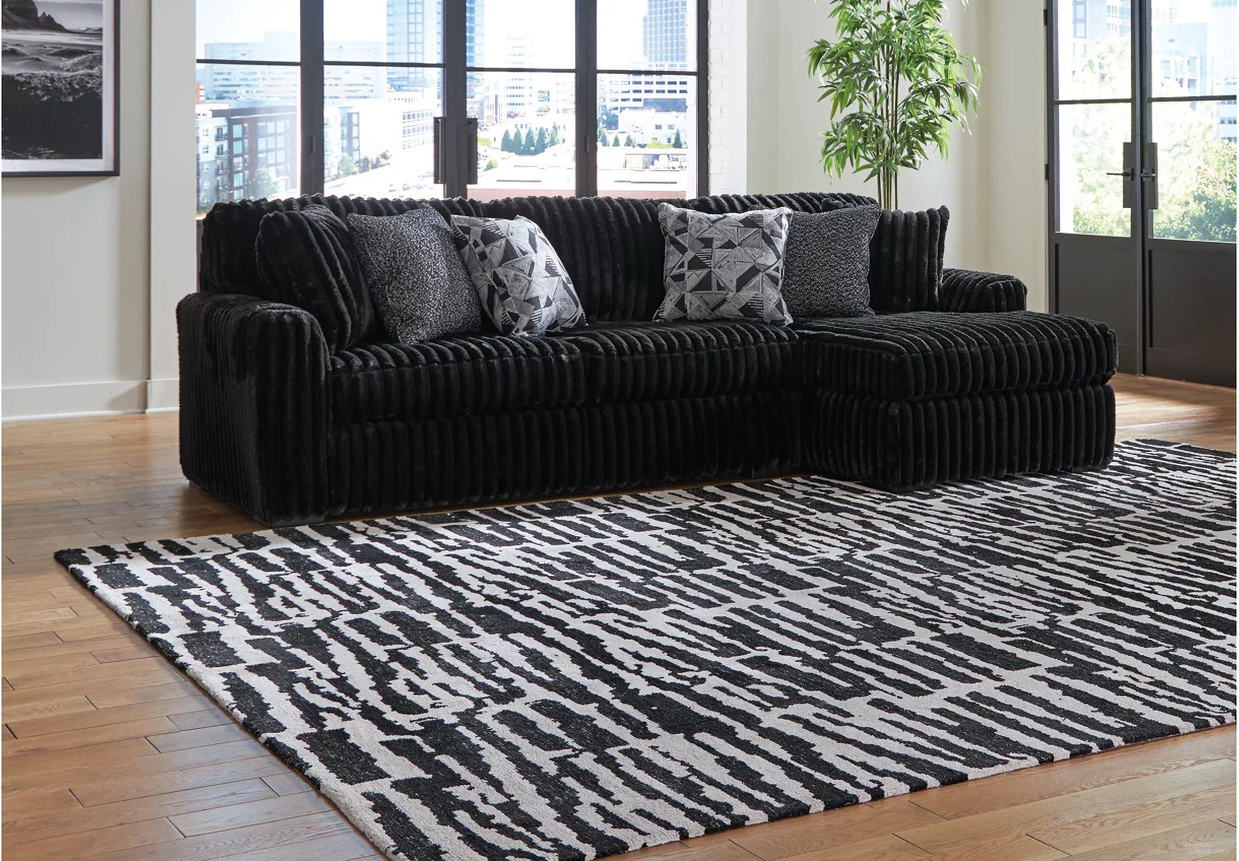 Midnight-Madness 2-Piece Sectional Sofa With RAF Chaise In Onyx